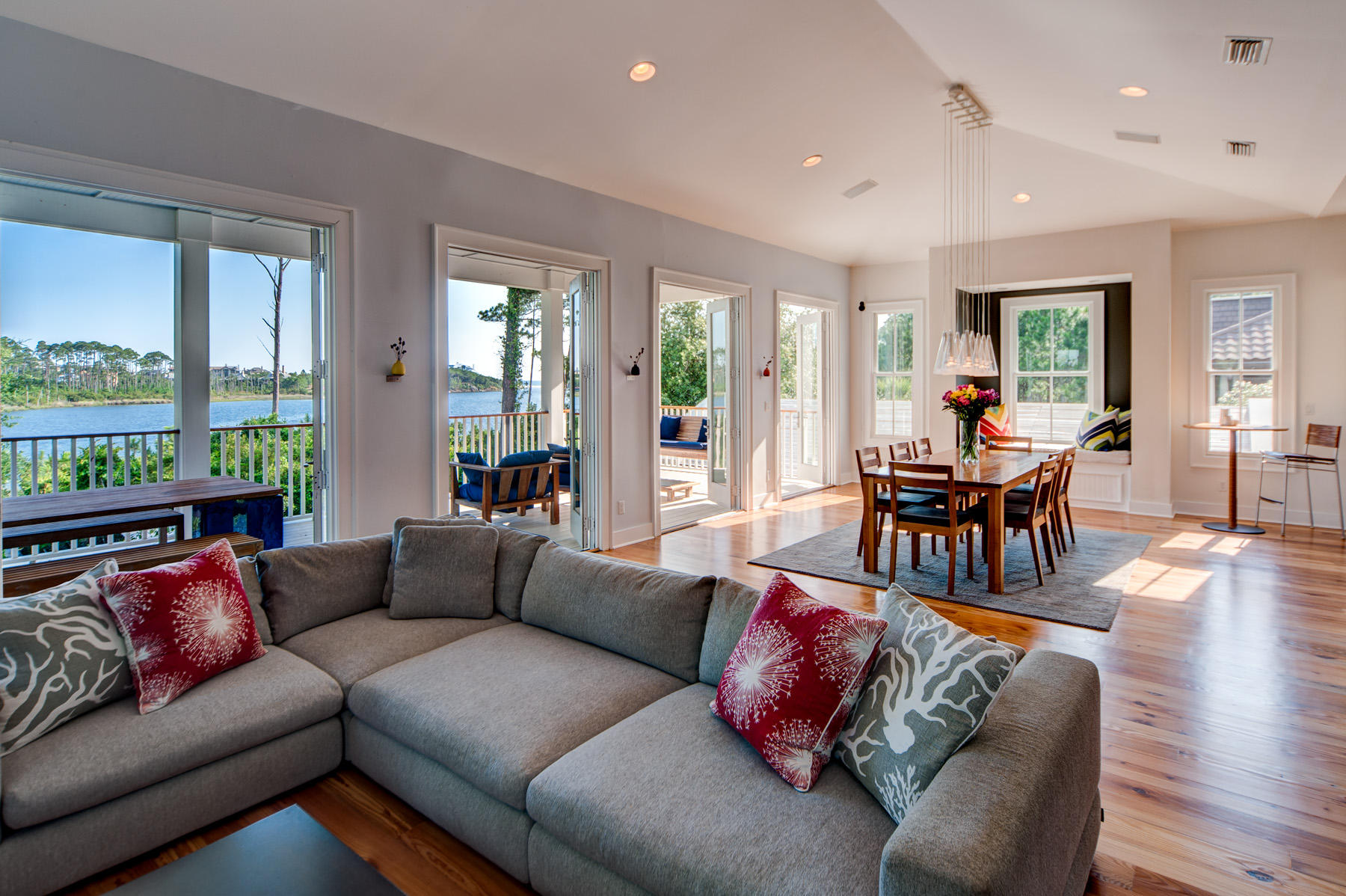CRESCENT CAYE - Residential