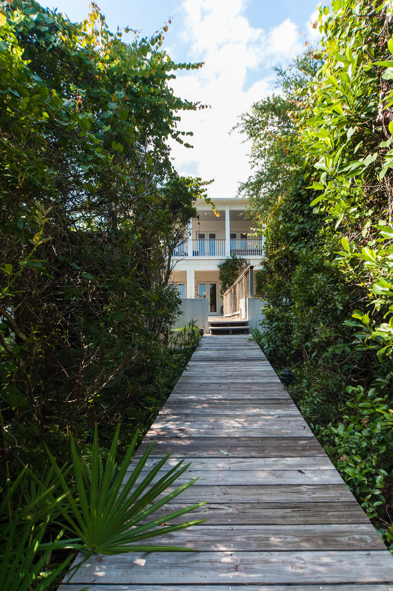 CRESCENT CAYE - Residential