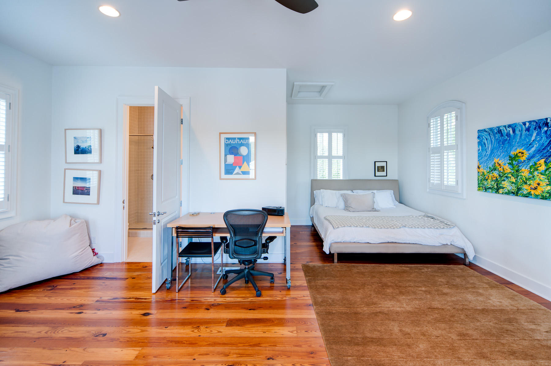 CRESCENT CAYE - Residential
