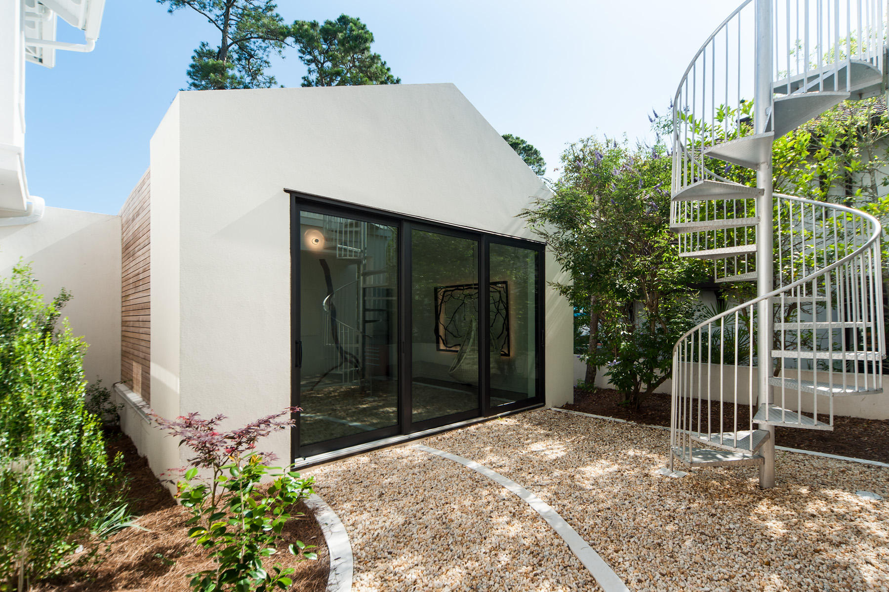 CRESCENT CAYE - Residential