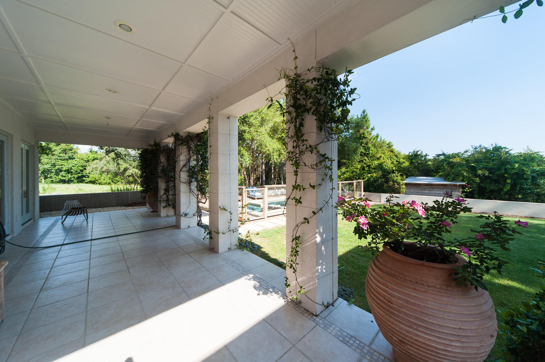 CRESCENT CAYE - Residential