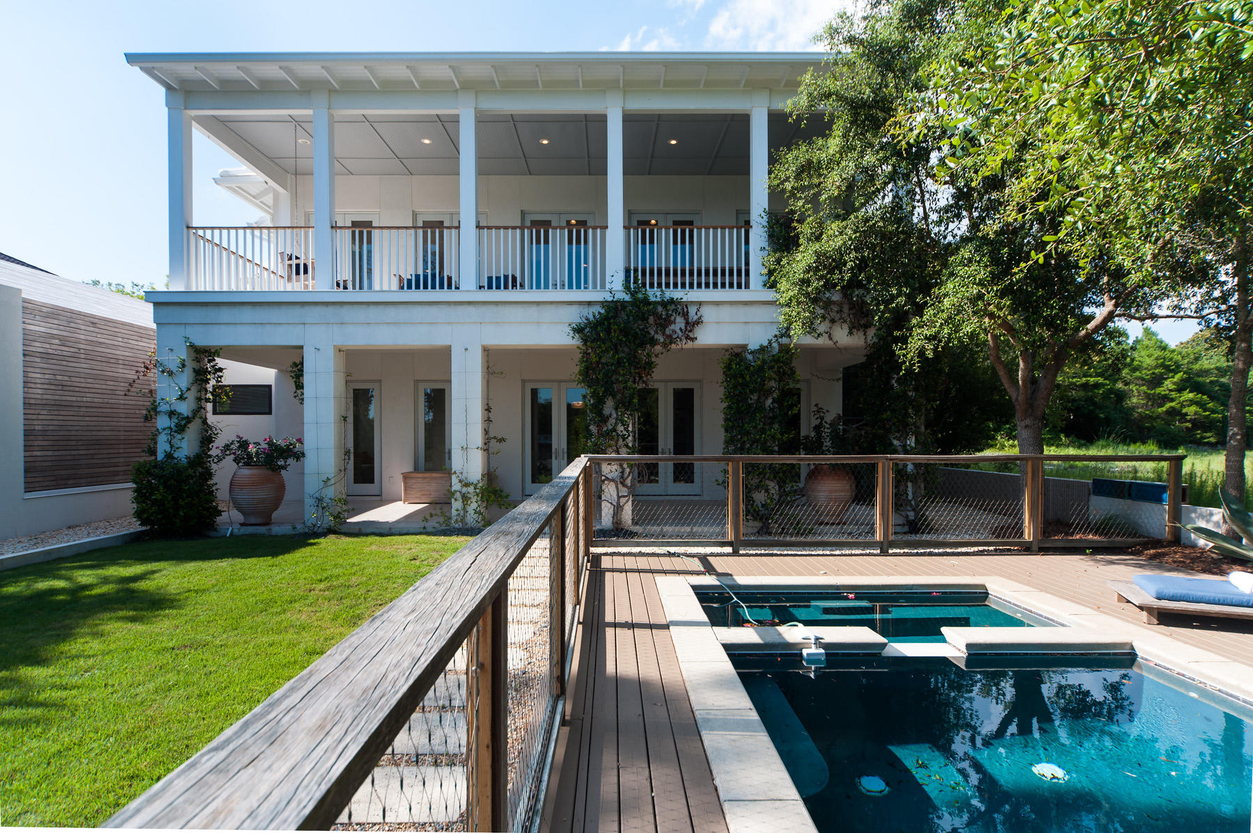 CRESCENT CAYE - Residential