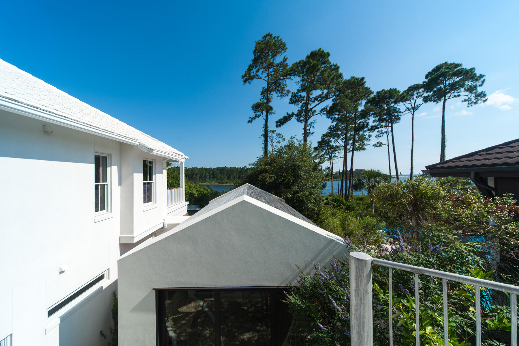 CRESCENT CAYE - Residential