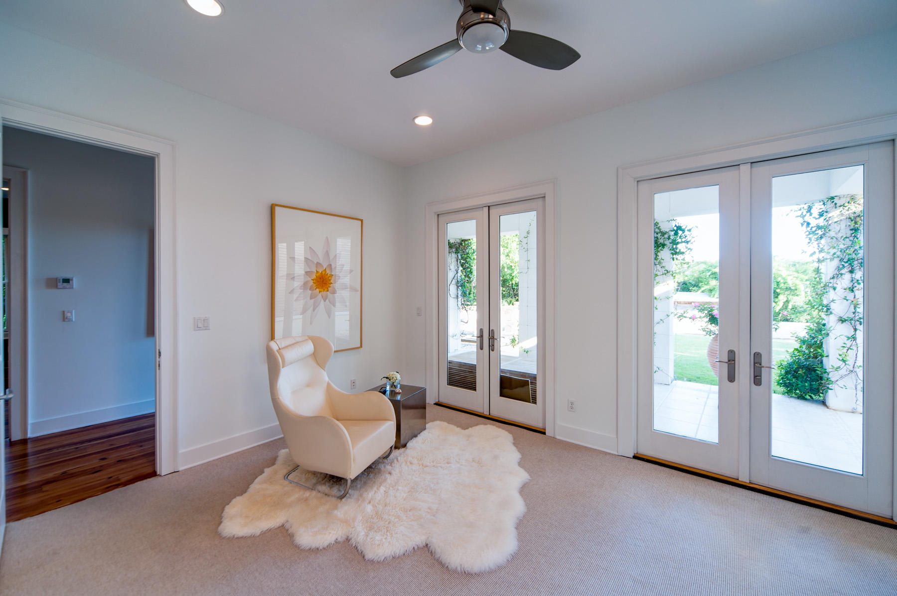 CRESCENT CAYE - Residential