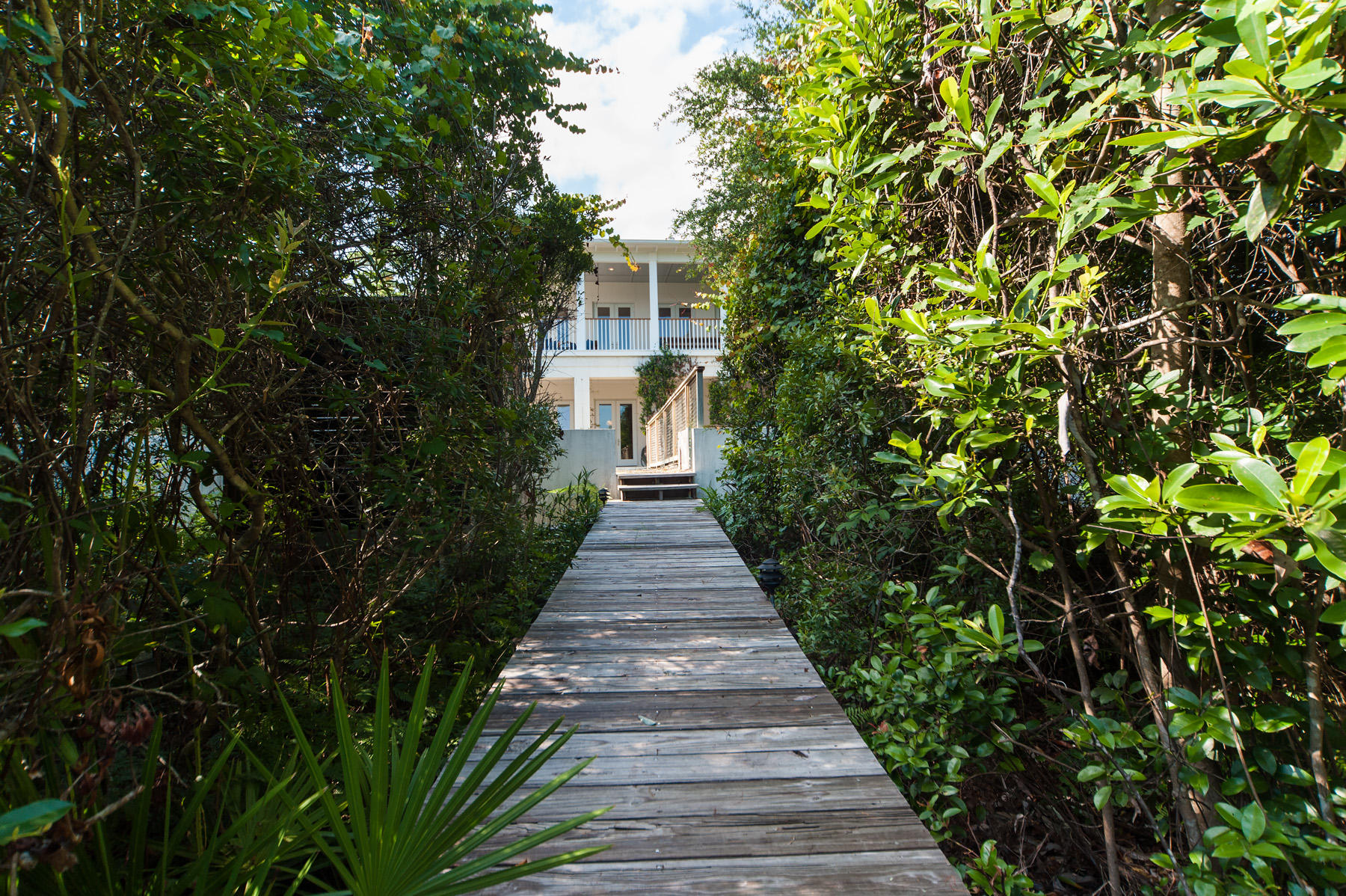 CRESCENT CAYE - Residential