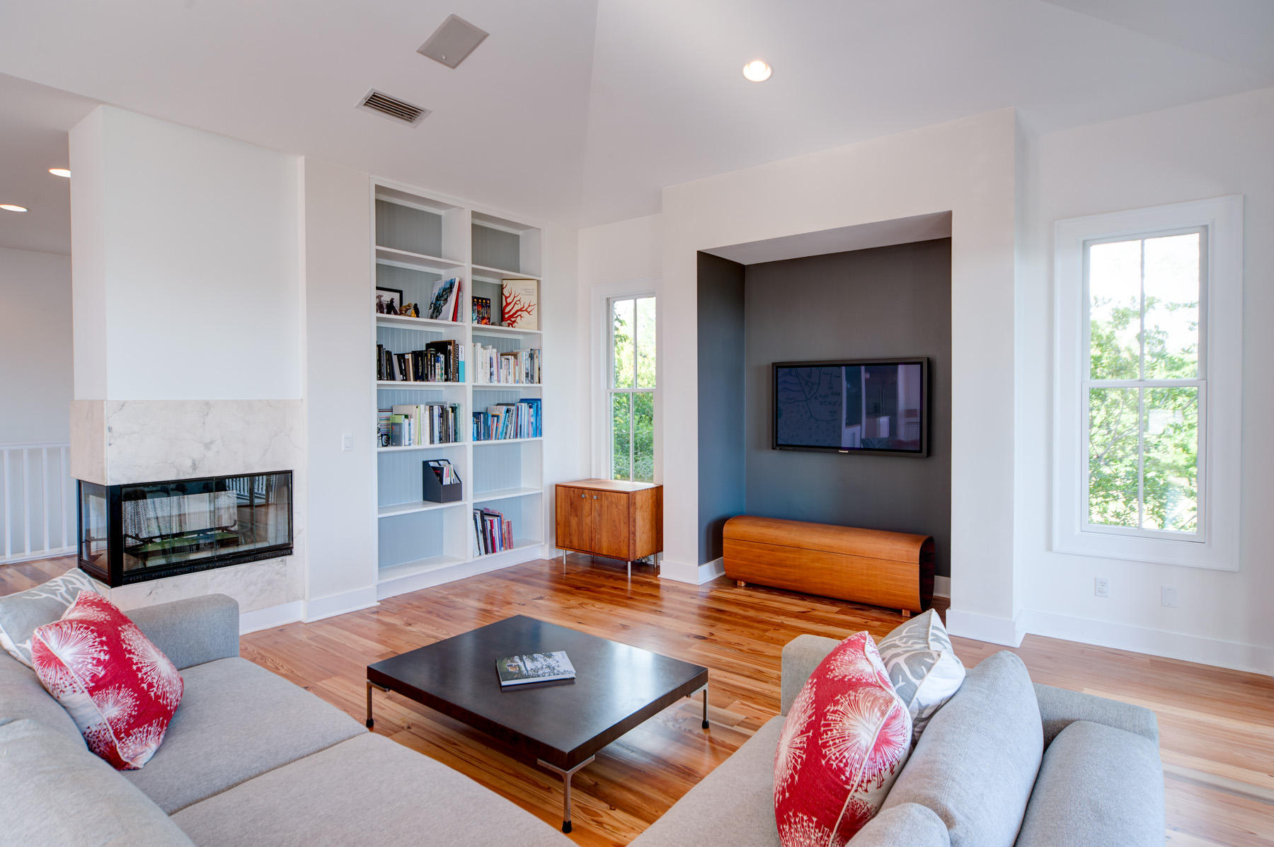 CRESCENT CAYE - Residential