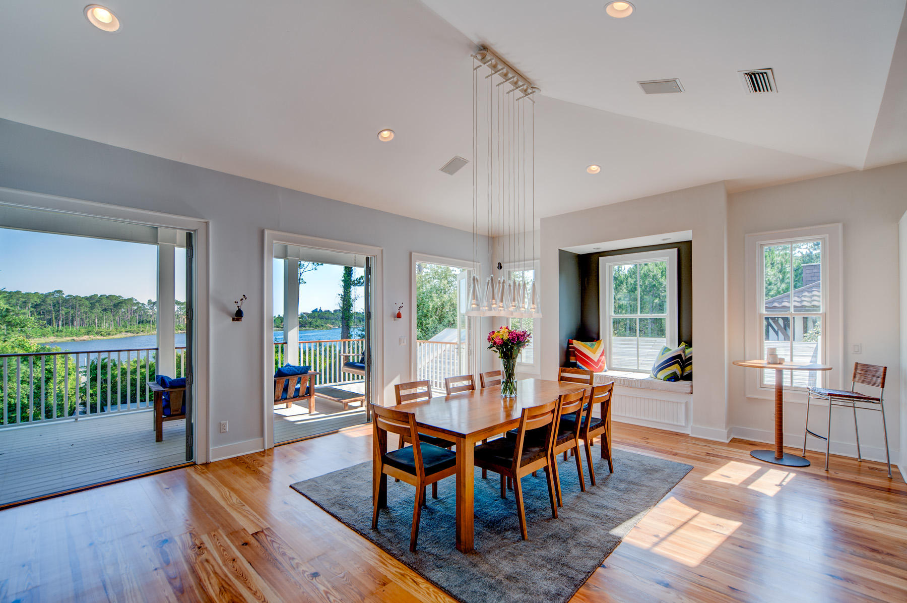 CRESCENT CAYE - Residential