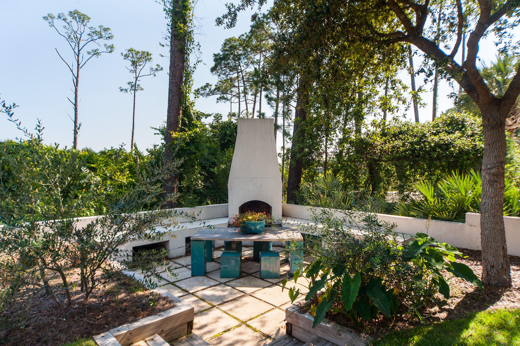 CRESCENT CAYE - Residential