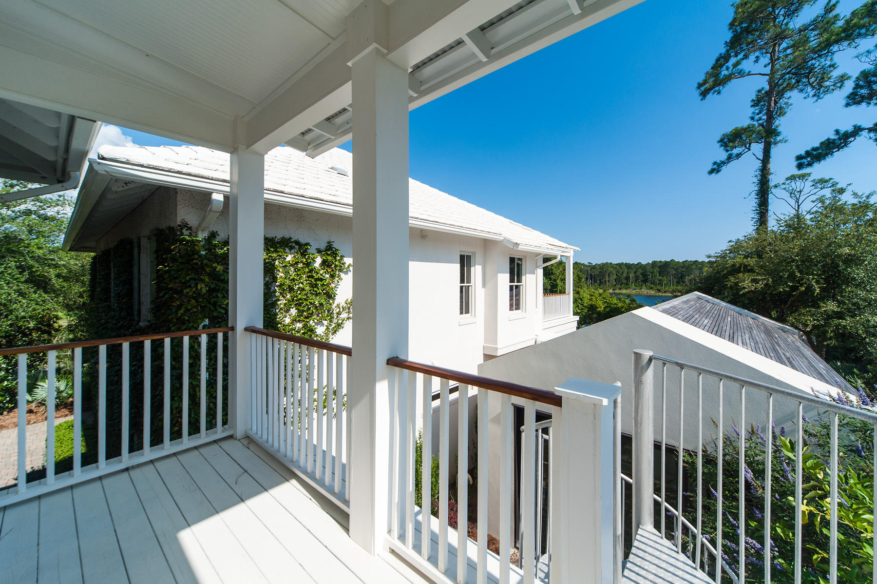 CRESCENT CAYE - Residential