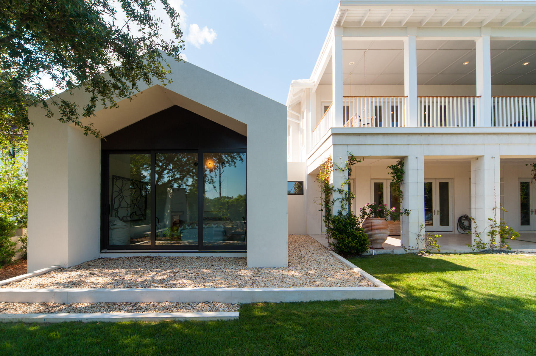 CRESCENT CAYE - Residential