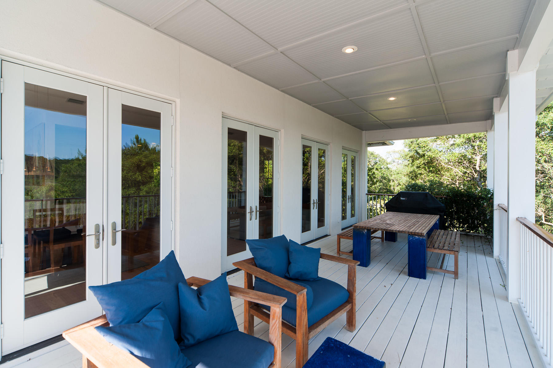 CRESCENT CAYE - Residential