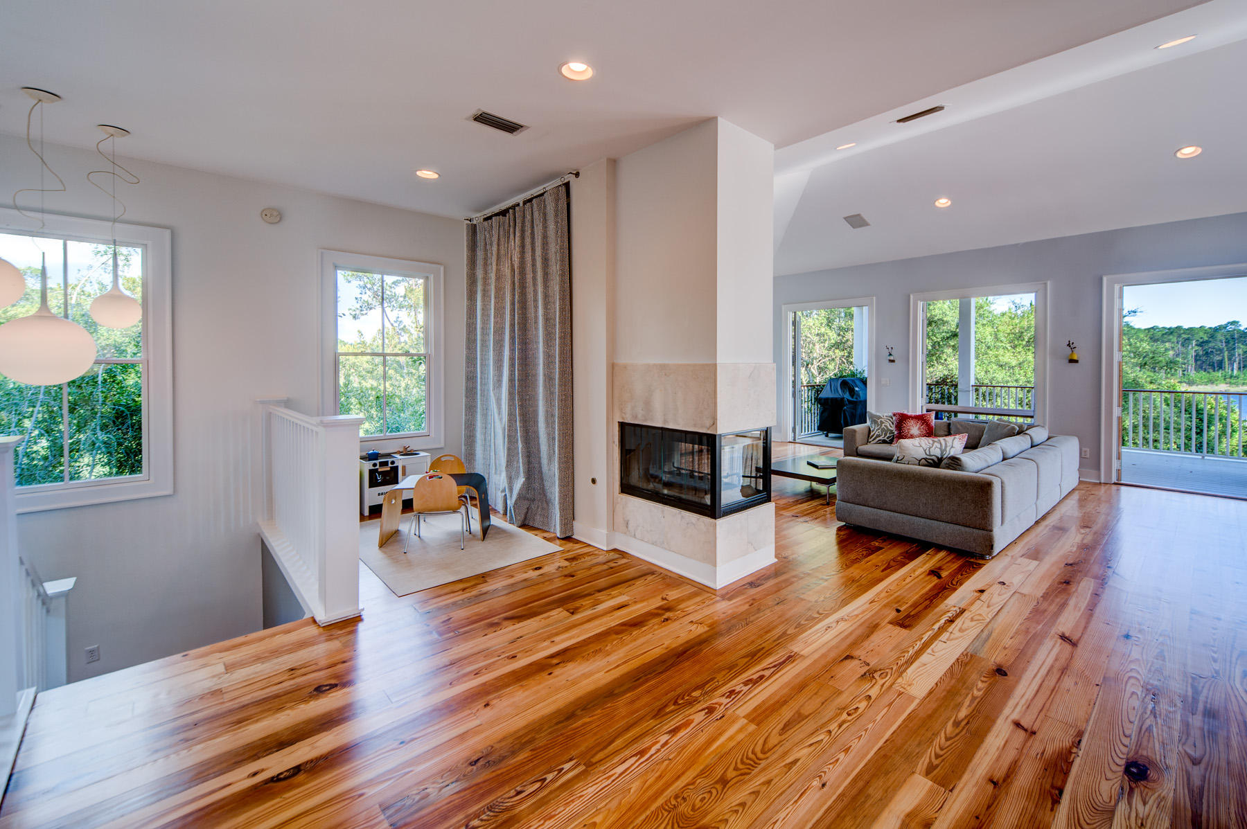 CRESCENT CAYE - Residential