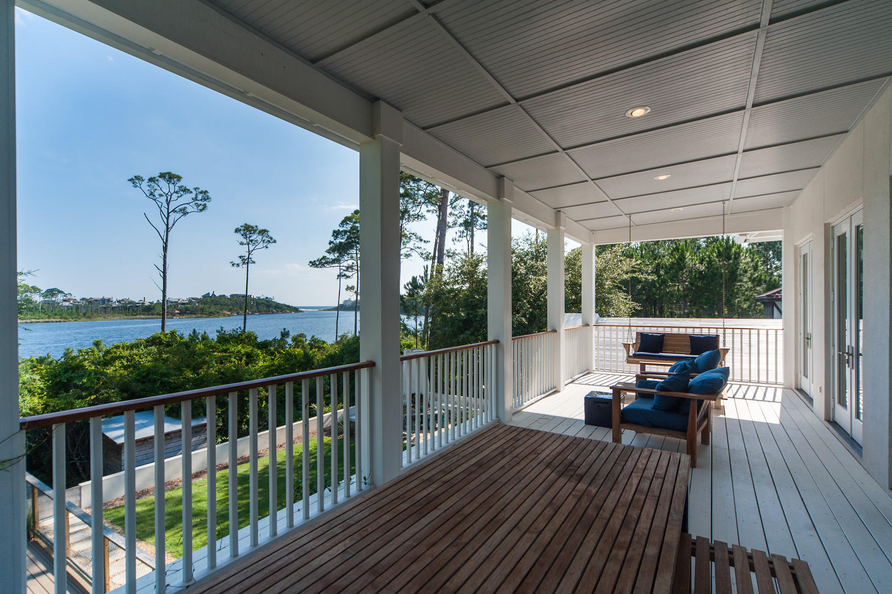 CRESCENT CAYE - Residential