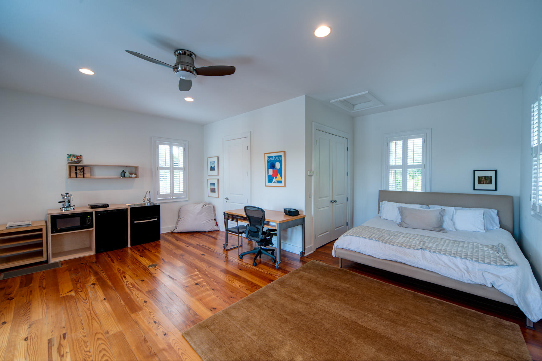 CRESCENT CAYE - Residential