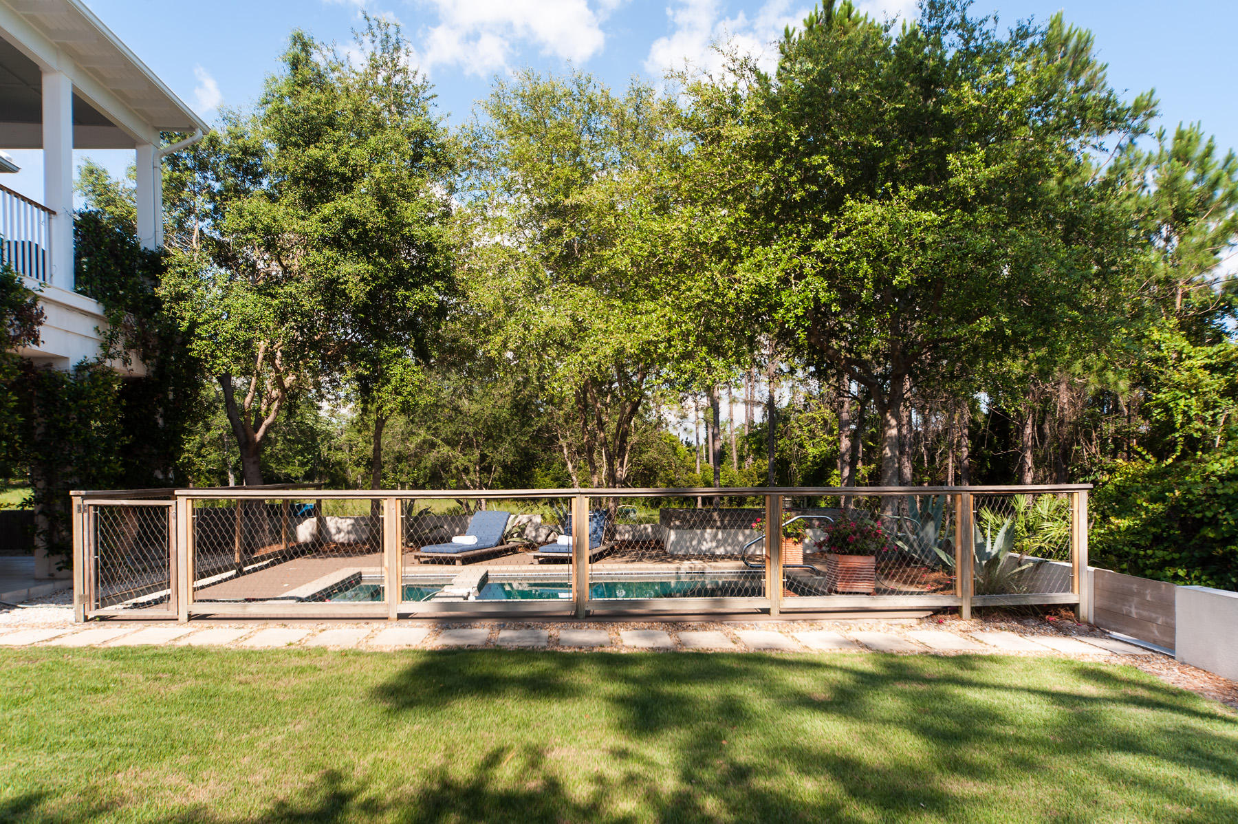 CRESCENT CAYE - Residential