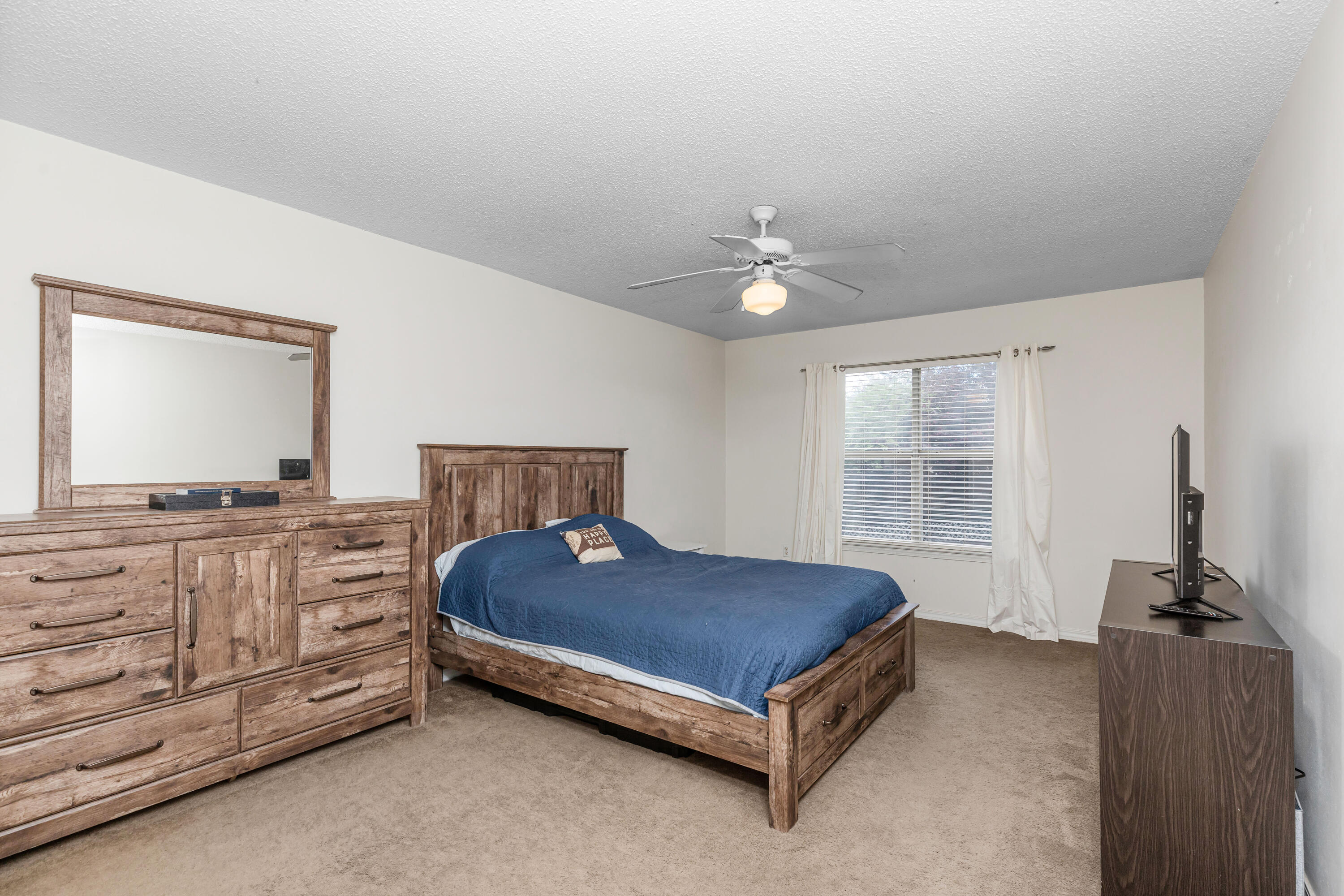 STEEPLECHASE - Residential Lease