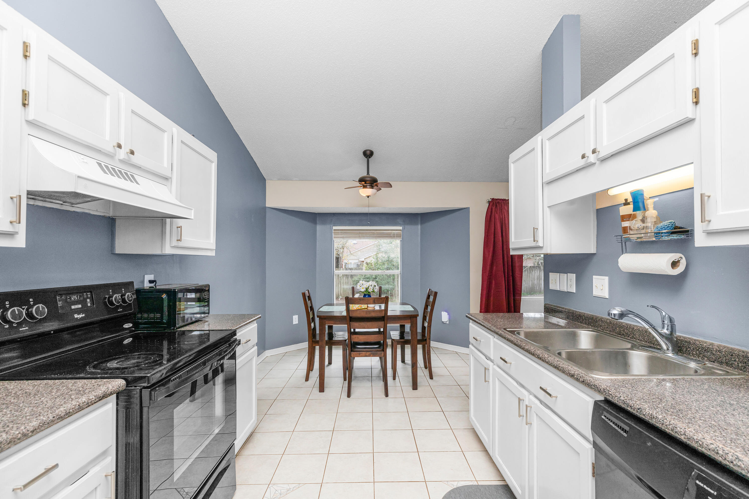 STEEPLECHASE - Residential Lease