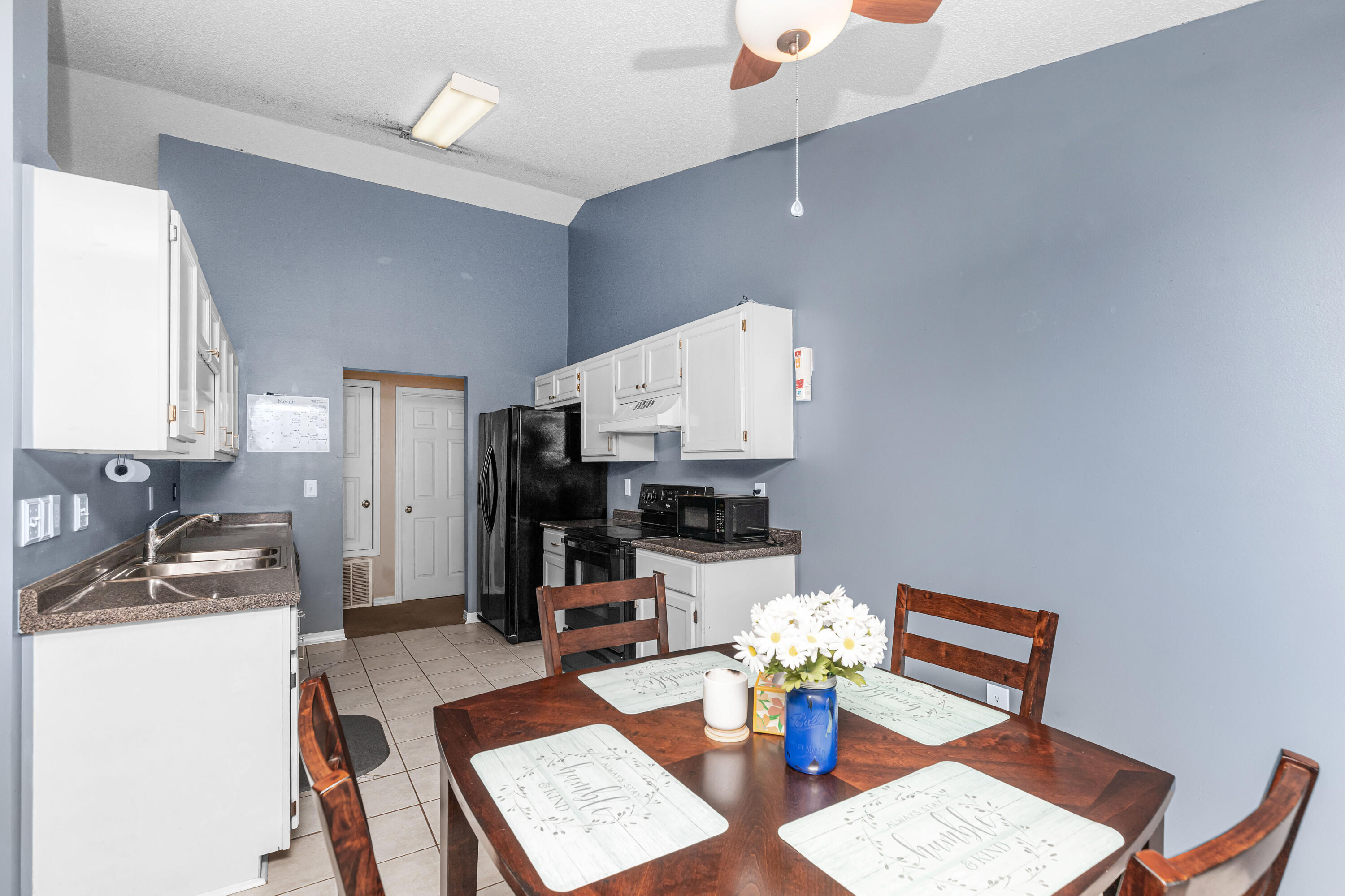 STEEPLECHASE - Residential Lease