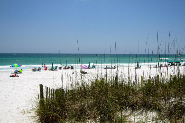 ST MARTIN BEACHWALK PH 3 - Residential