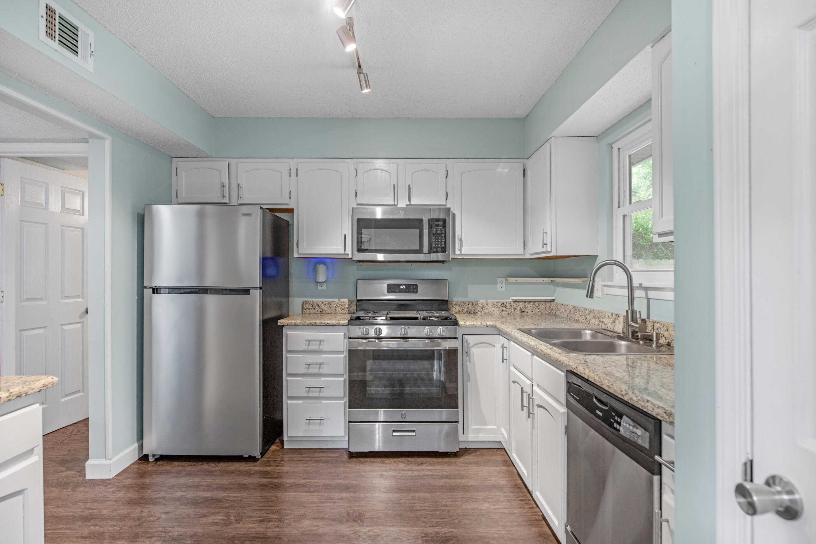 CEDAR RIDGE PH 10 - Residential