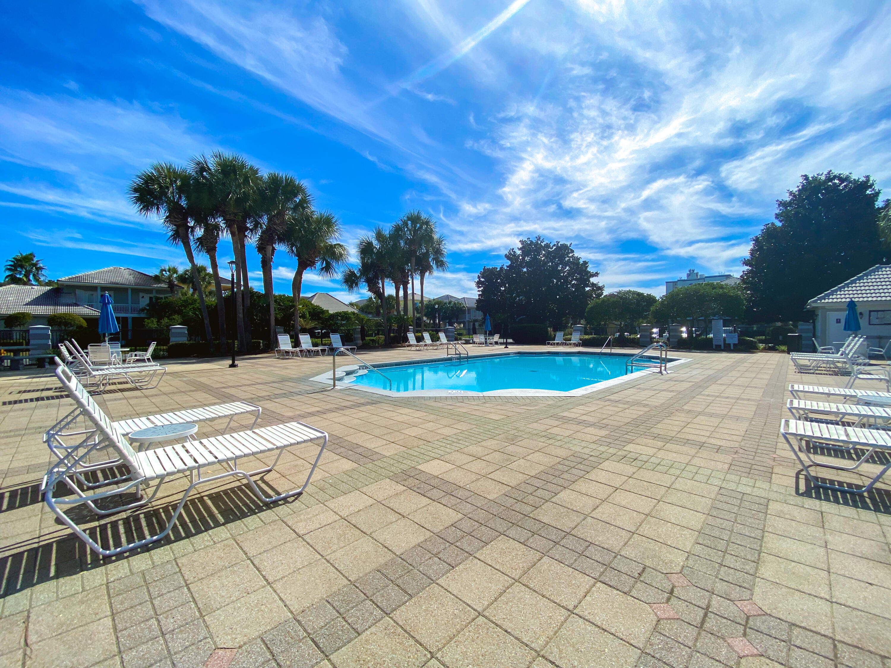 EMERALD SHORES OF SOUTH WALTON - Residential