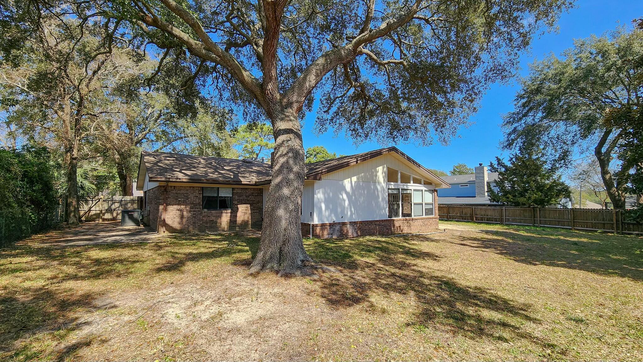 BAYOU POQUITO - Residential