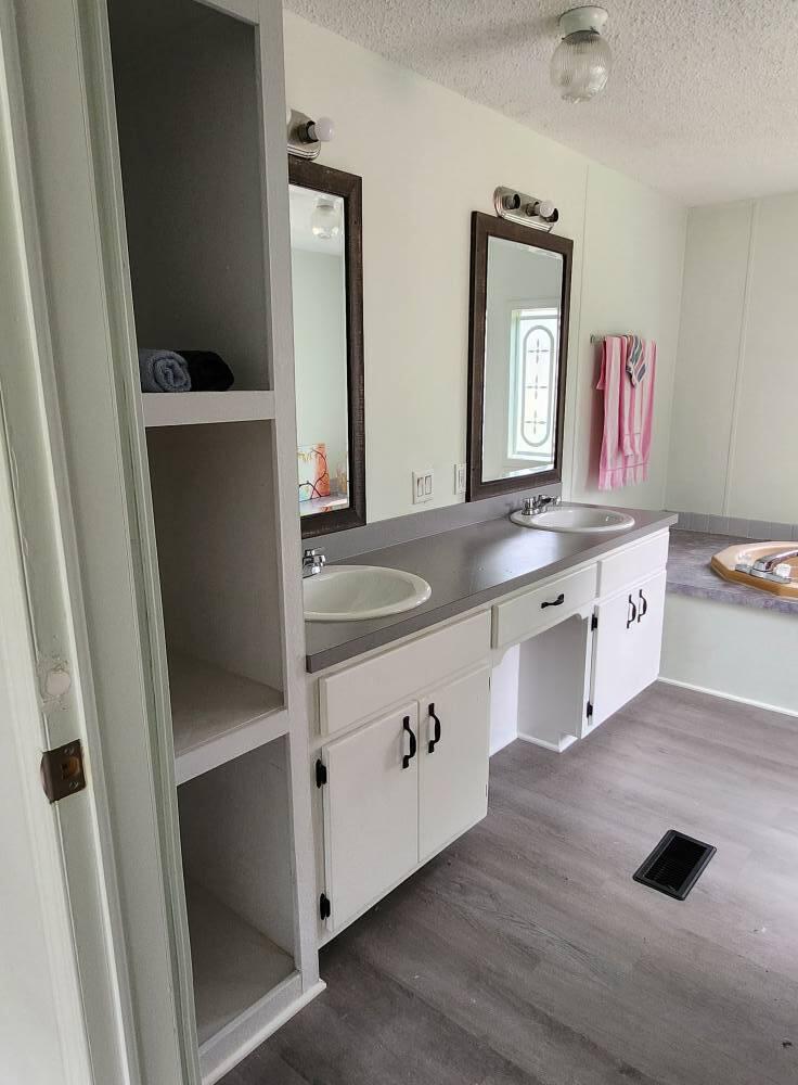 OAKWOOD HILLS UNIT 1 - Residential