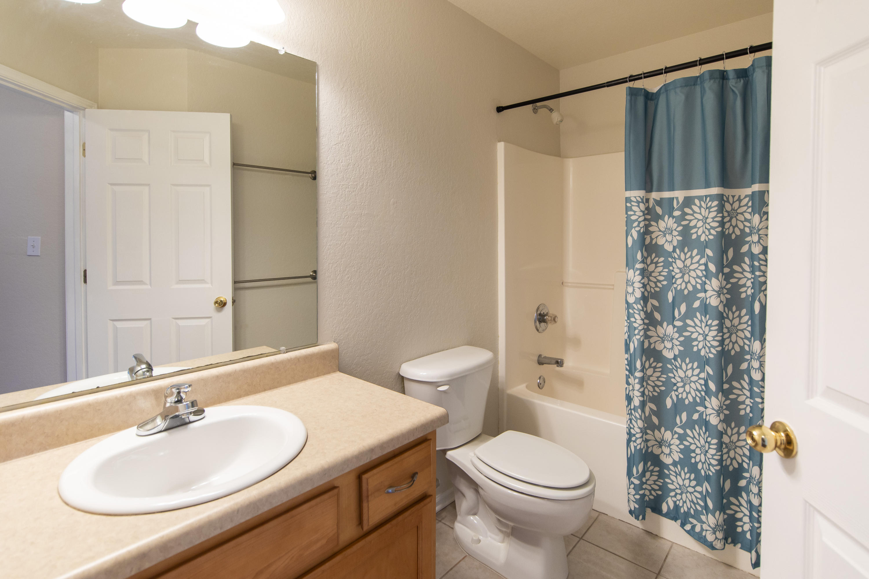 QUAIL LAKE - Residential