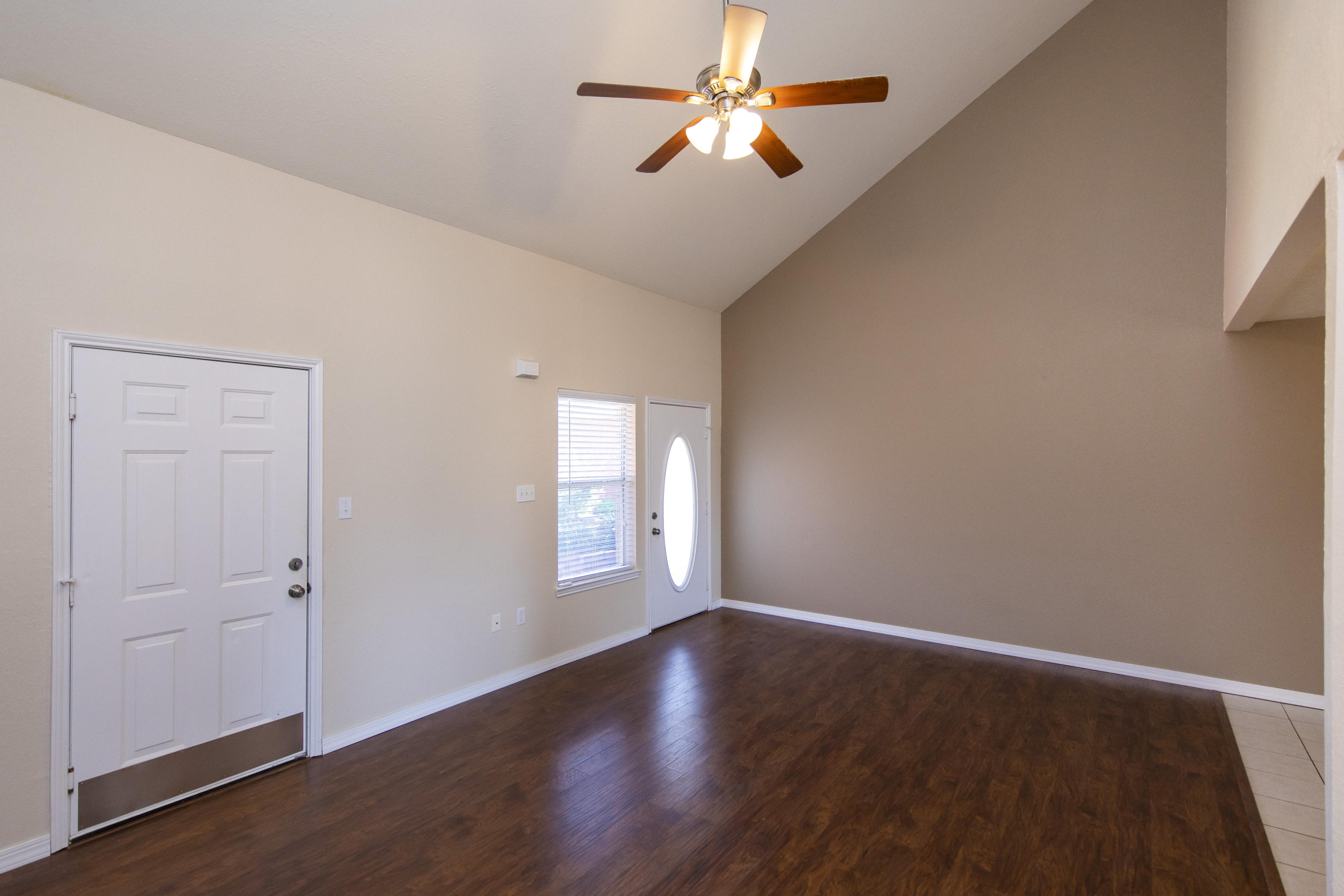 QUAIL LAKE - Residential