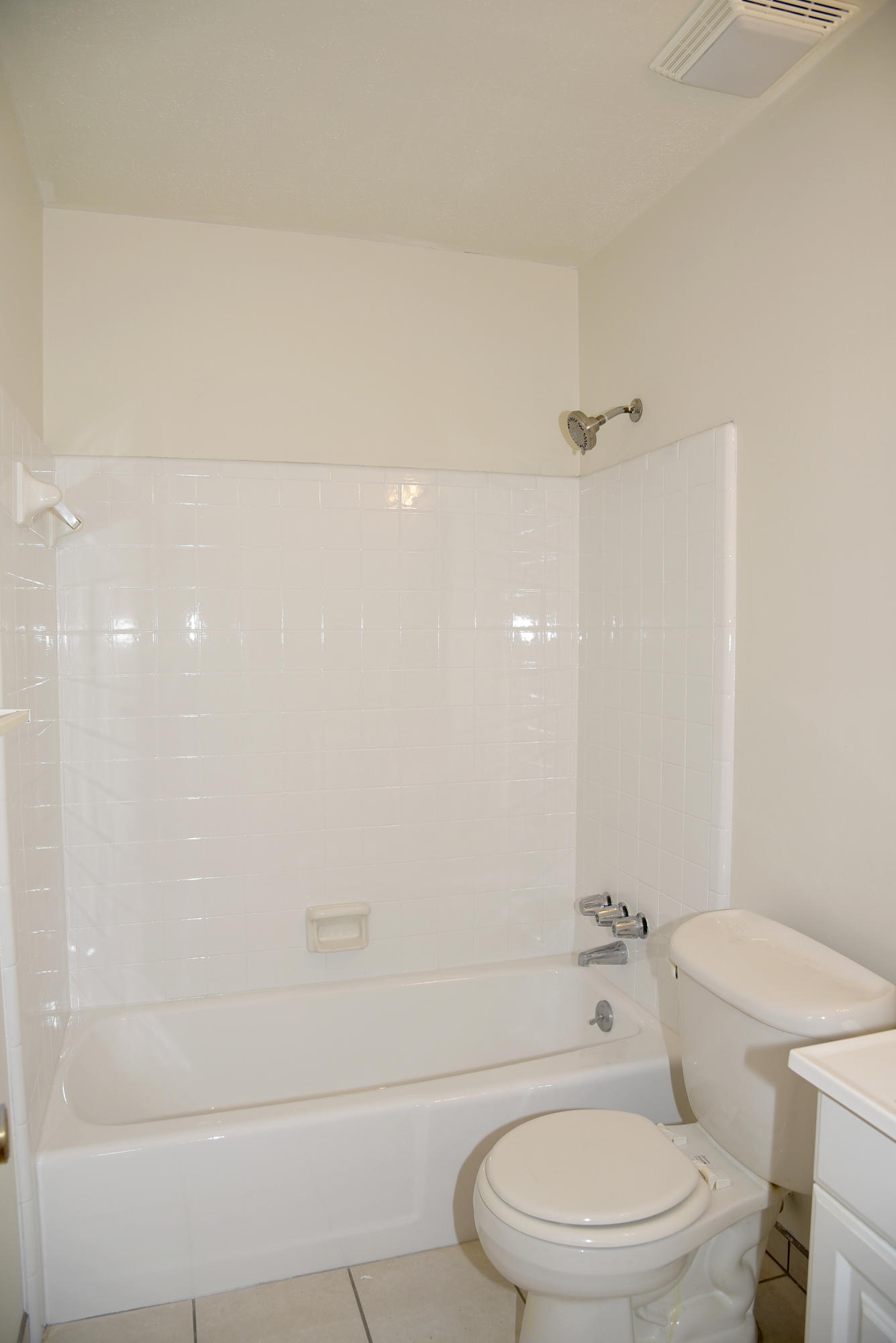 CAROL ANNE MANOR LOT 5 BLK D - Residential Lease