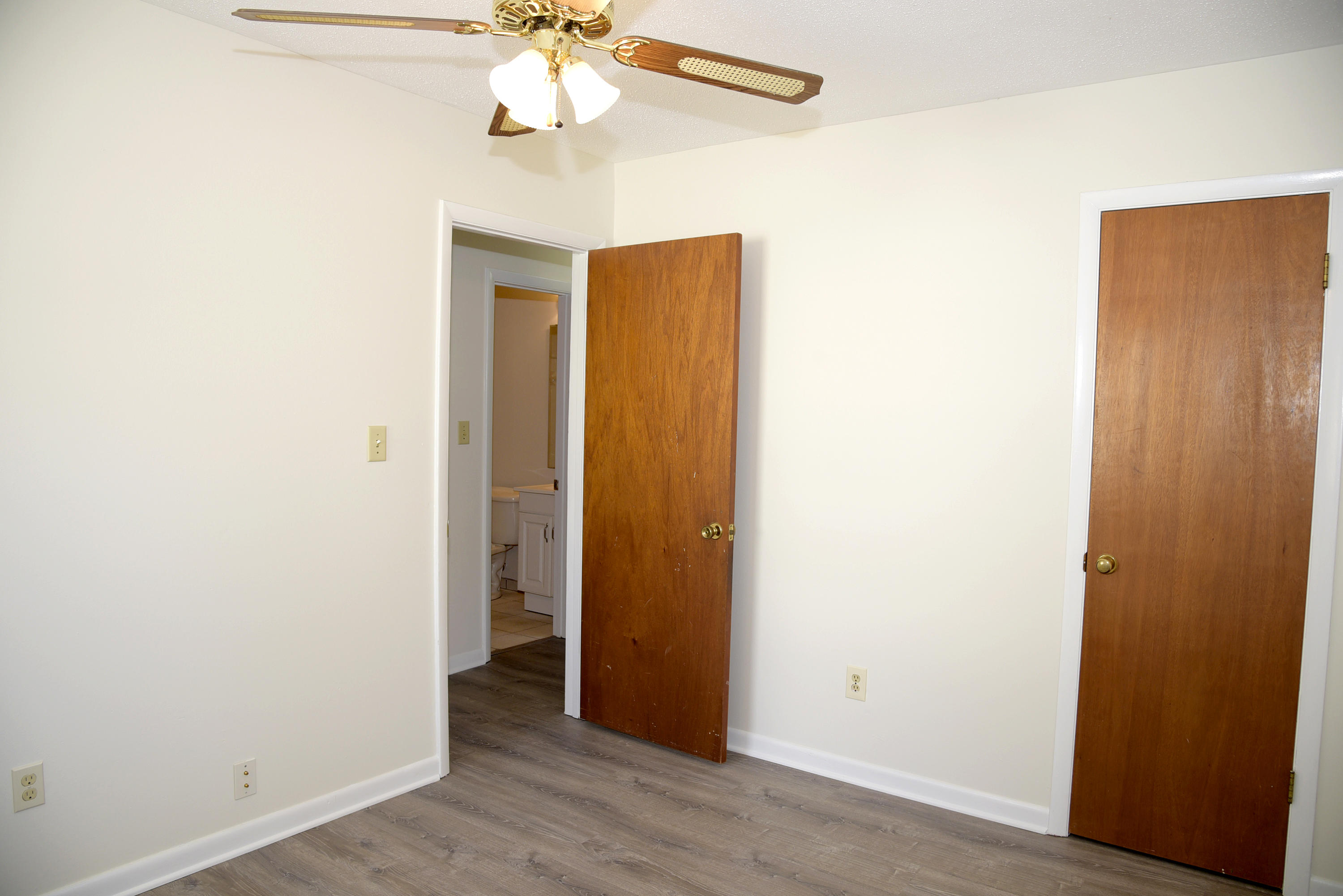 CAROL ANNE MANOR LOT 5 BLK D - Residential Lease