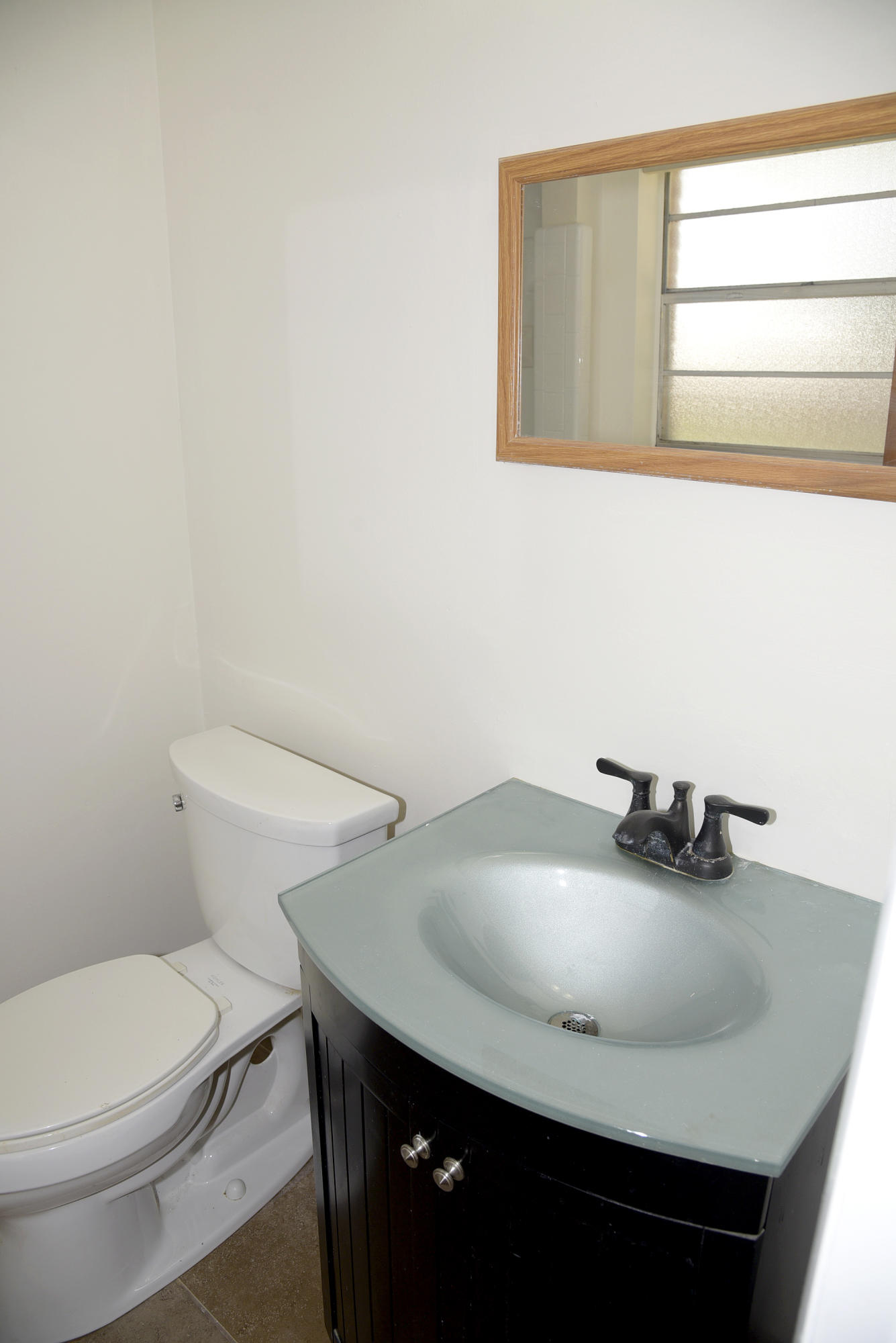 CAROL ANNE MANOR LOT 5 BLK D - Residential Lease