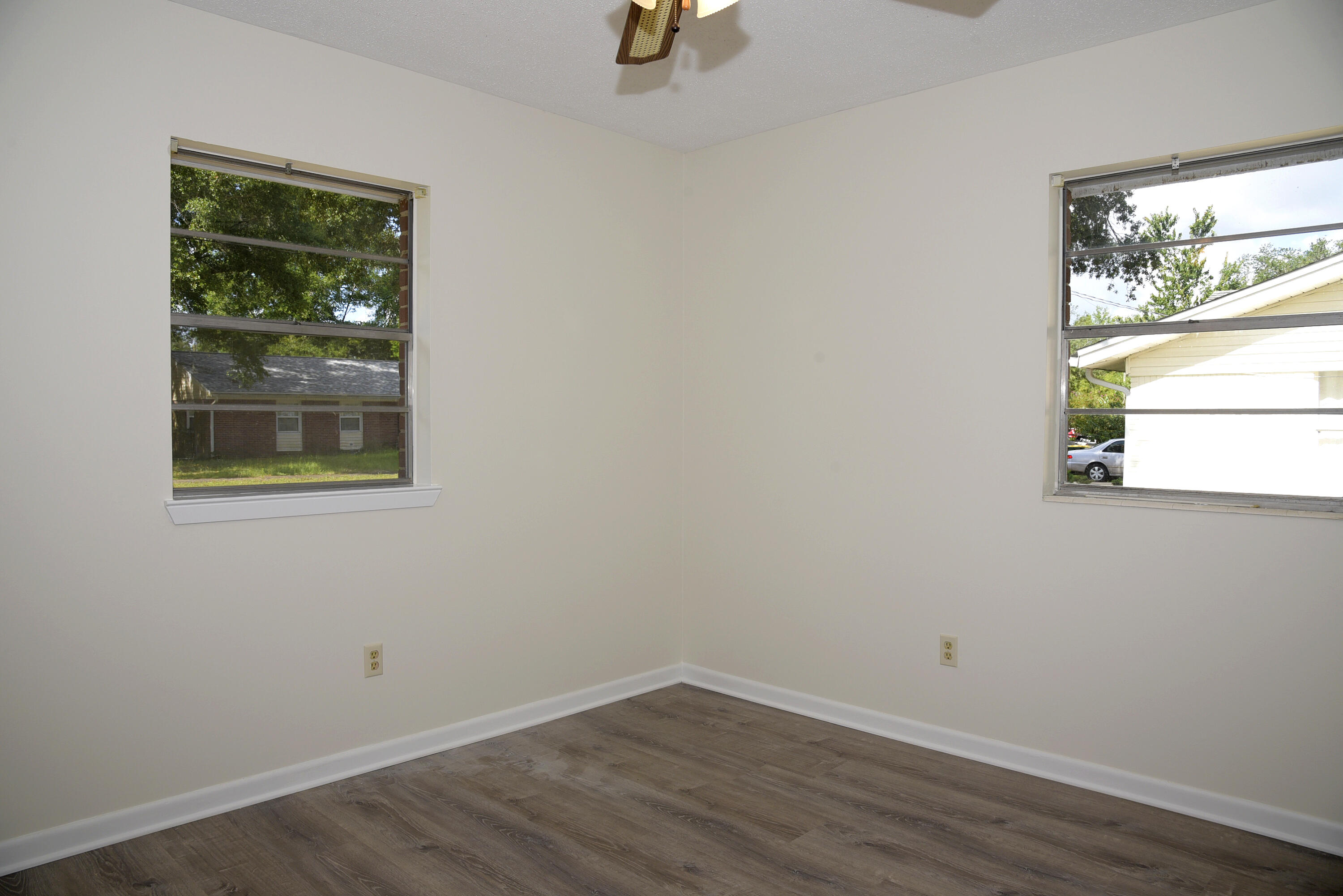 CAROL ANNE MANOR LOT 5 BLK D - Residential Lease