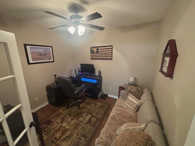 NORTH RIDGE CREEK S/D 1ST ADDN - Residential Lease