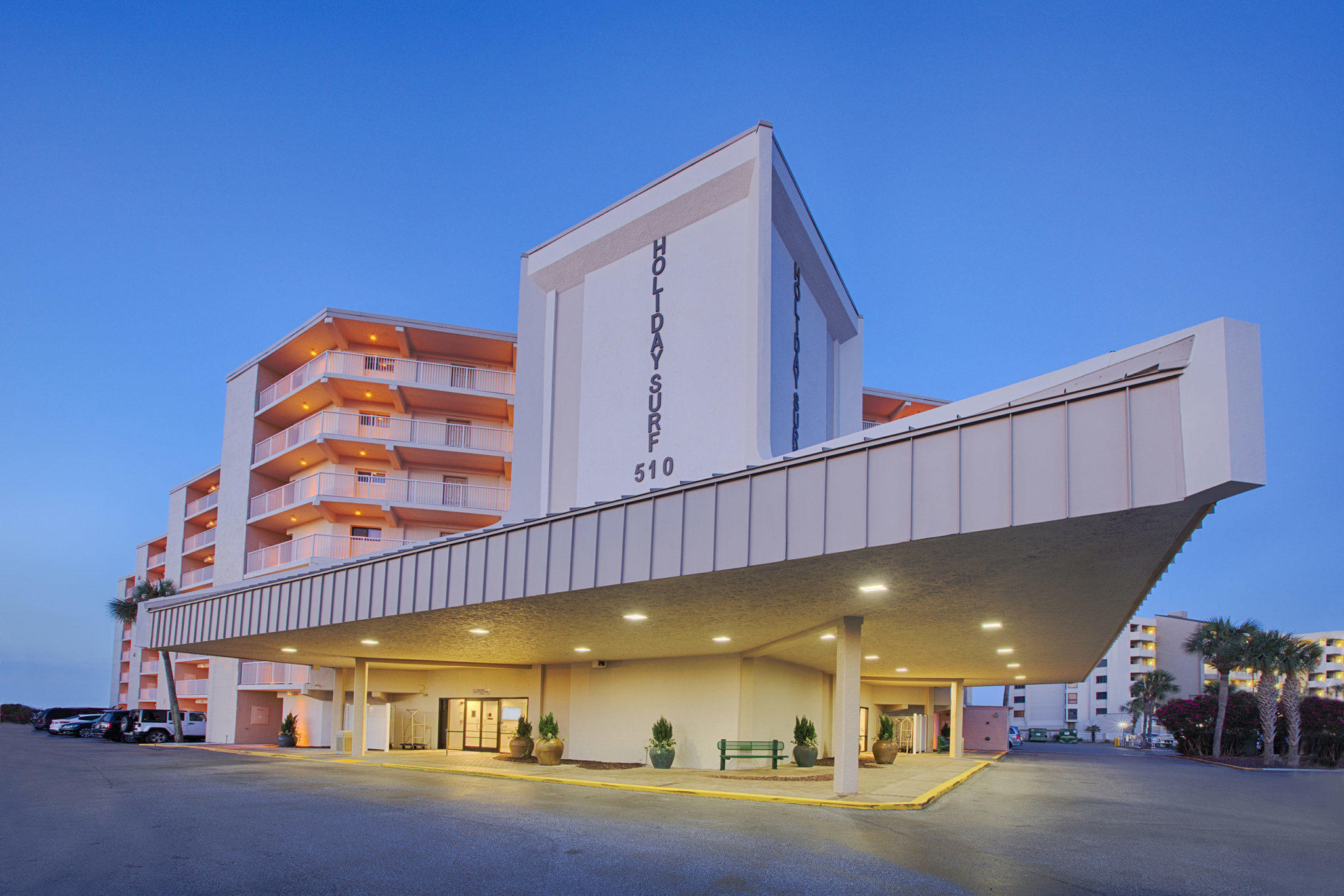 HOLIDAY SURF & RACQUET CLUB - Residential