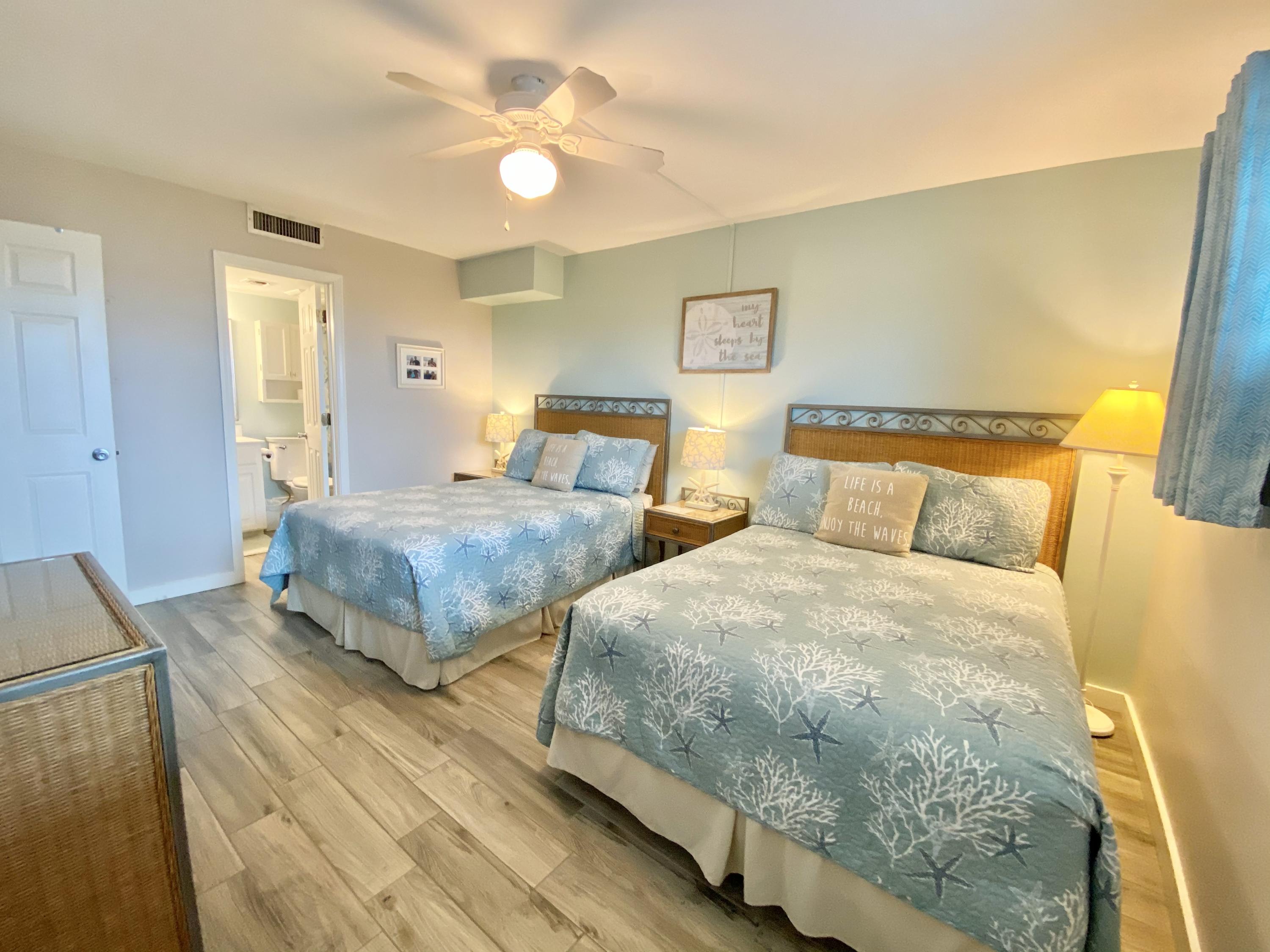 HOLIDAY SURF & RACQUET CLUB - Residential