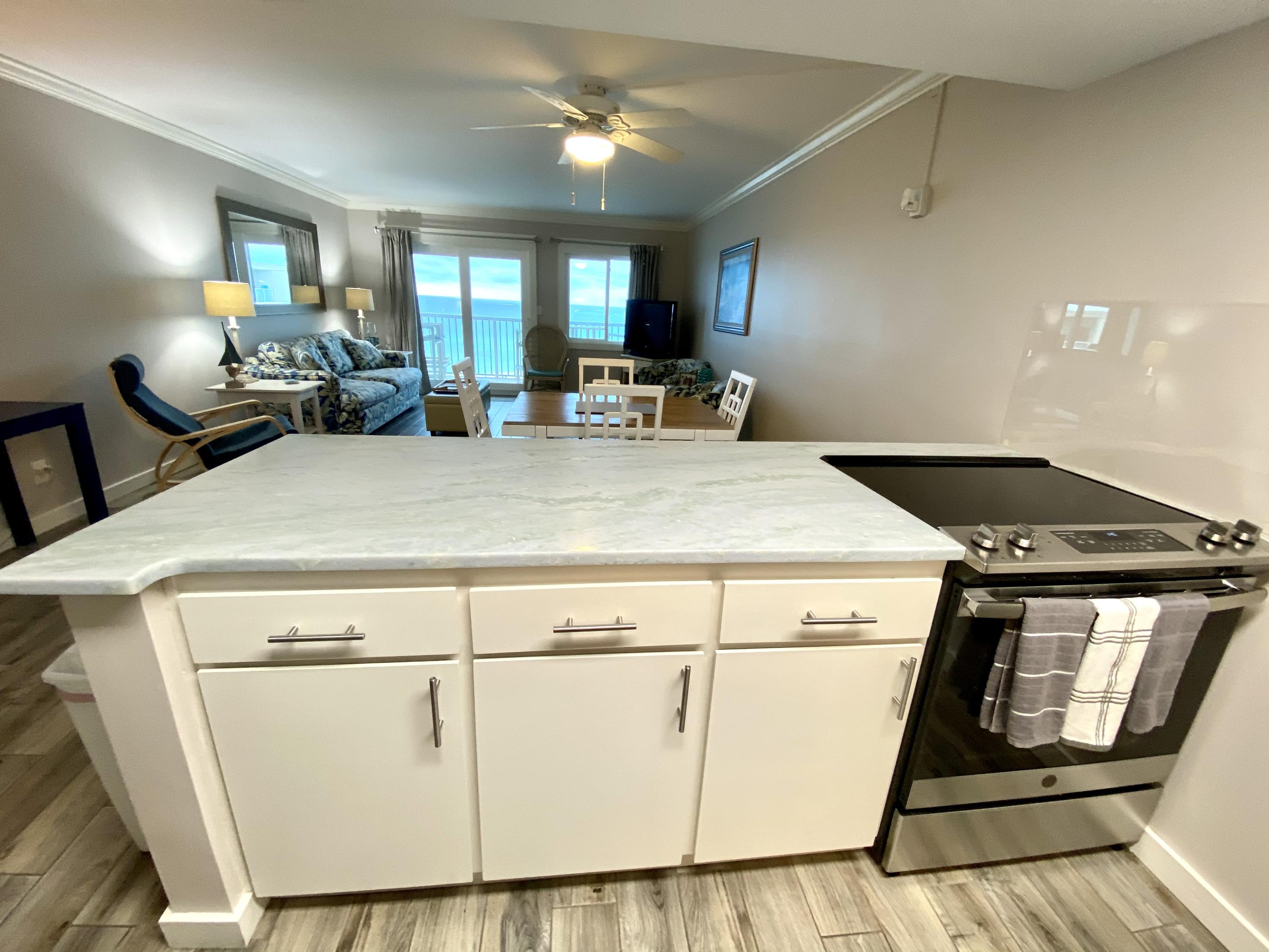 HOLIDAY SURF & RACQUET CLUB - Residential