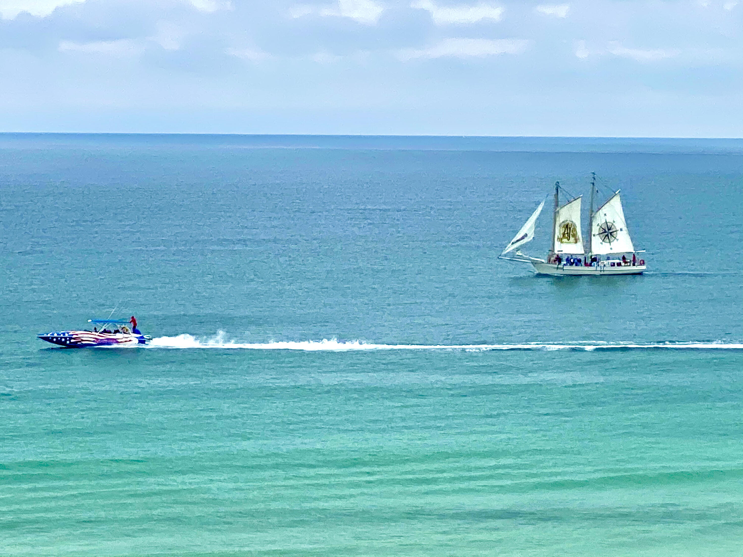 HOLIDAY SURF & RACQUET CLUB - Residential