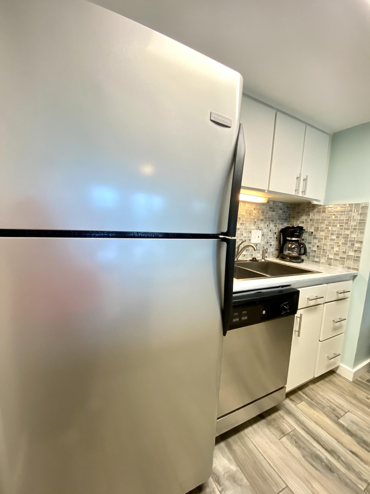 HOLIDAY SURF & RACQUET CLUB - Residential