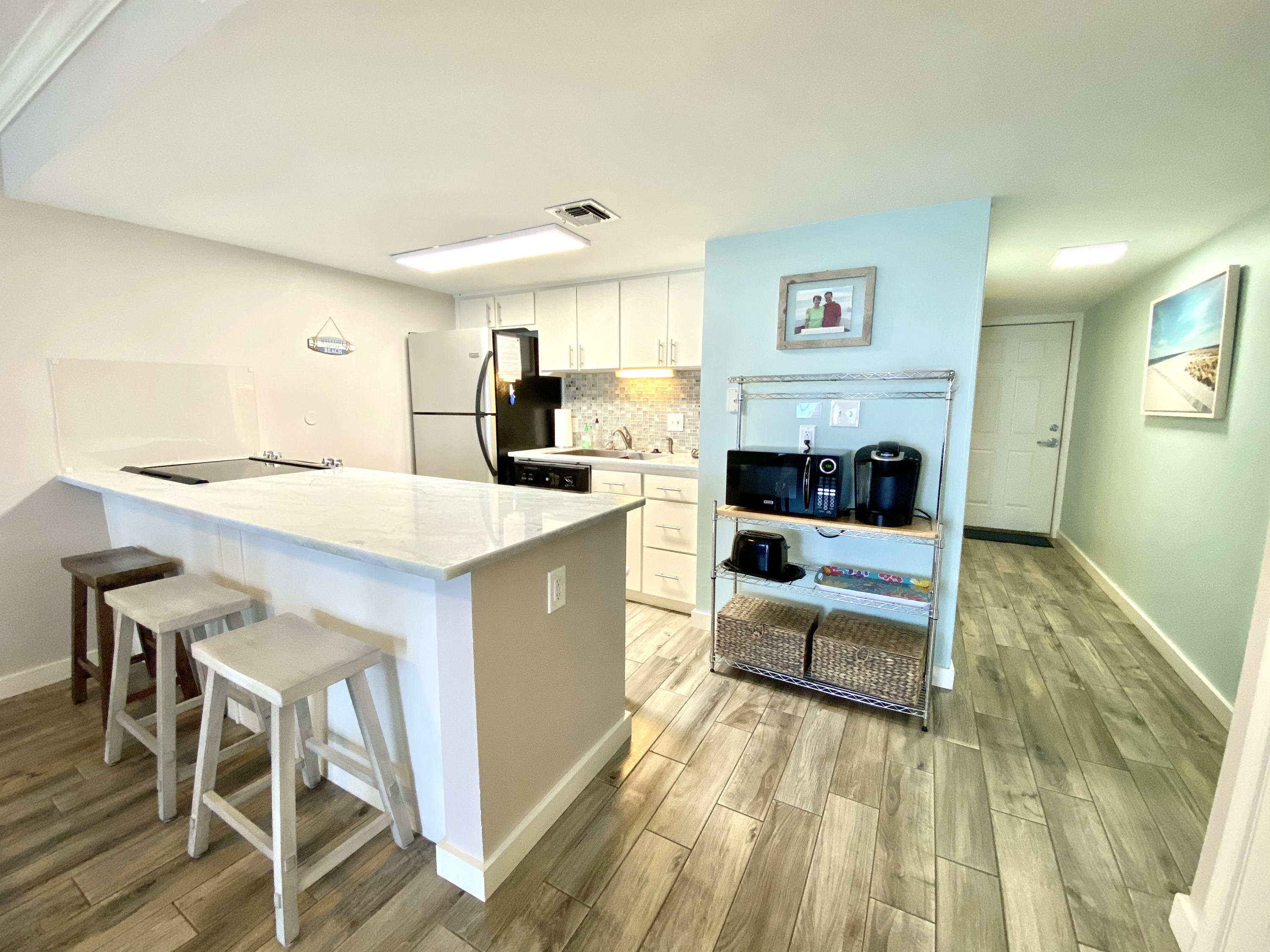 HOLIDAY SURF & RACQUET CLUB - Residential