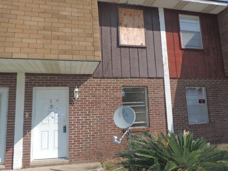 REO. Great opportunity for first time home buyer or investor! 2 bedroom/1.5 bath town home that is convenient to Eglin AFB and Hurlburt Field. Tile downstairs. Eat in kitchen and pantry/storage. Upstairs offers a large storage room that could potentially be used as a small nursery or office space. Complex has a community pool! This is a Fannie Mae HomePath Property.