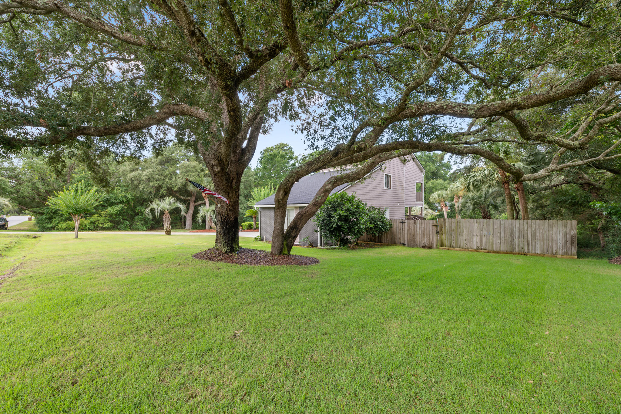 HIDDEN CREEK - Residential