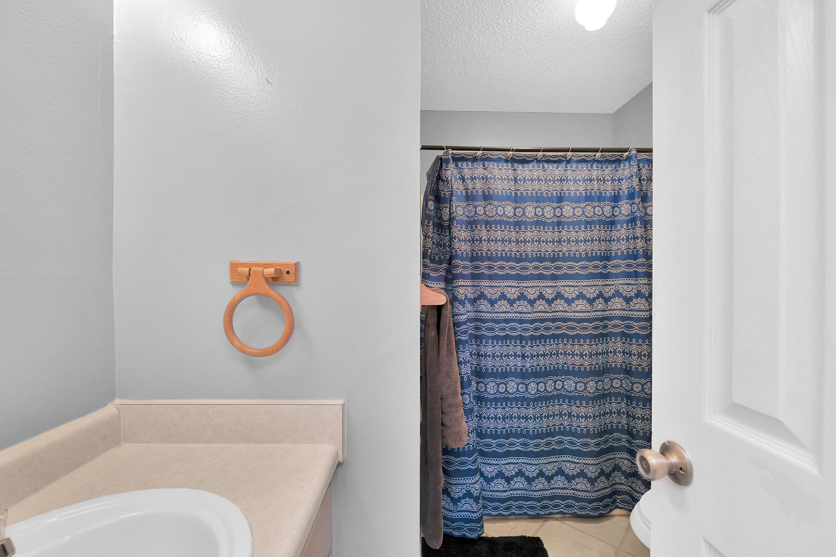 COUNTRY BREEZE ESTATES - Residential