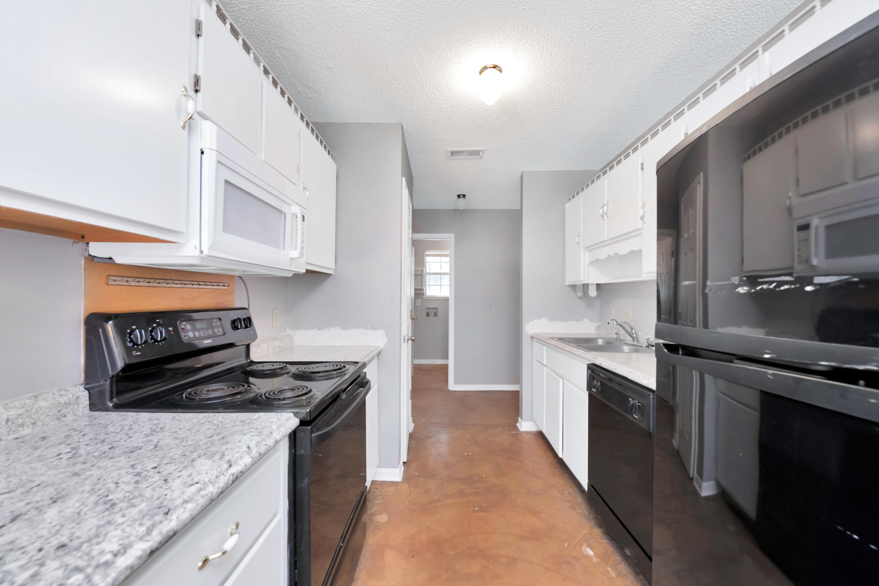 COUNTRY BREEZE ESTATES - Residential