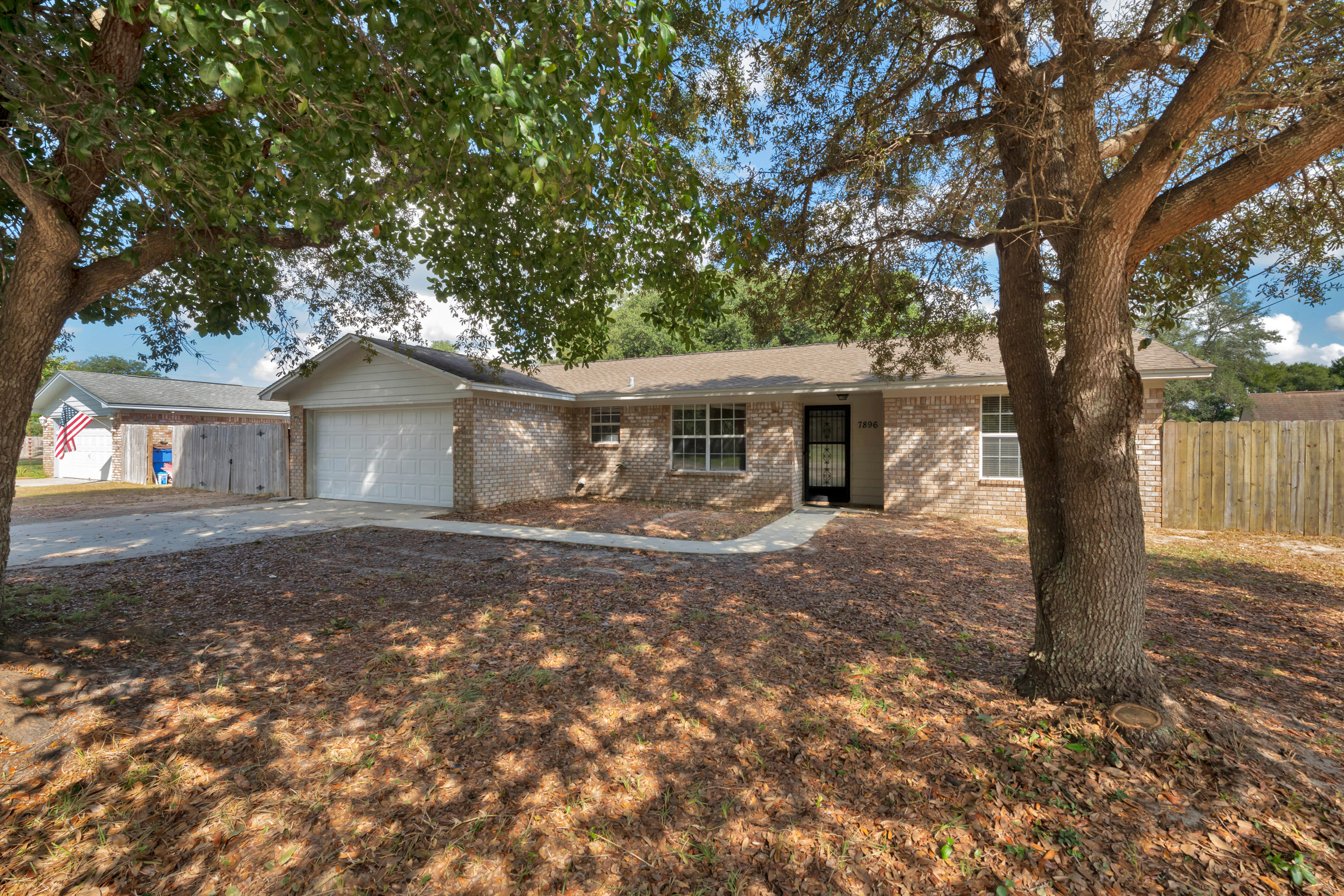 COUNTRY BREEZE ESTATES - Residential