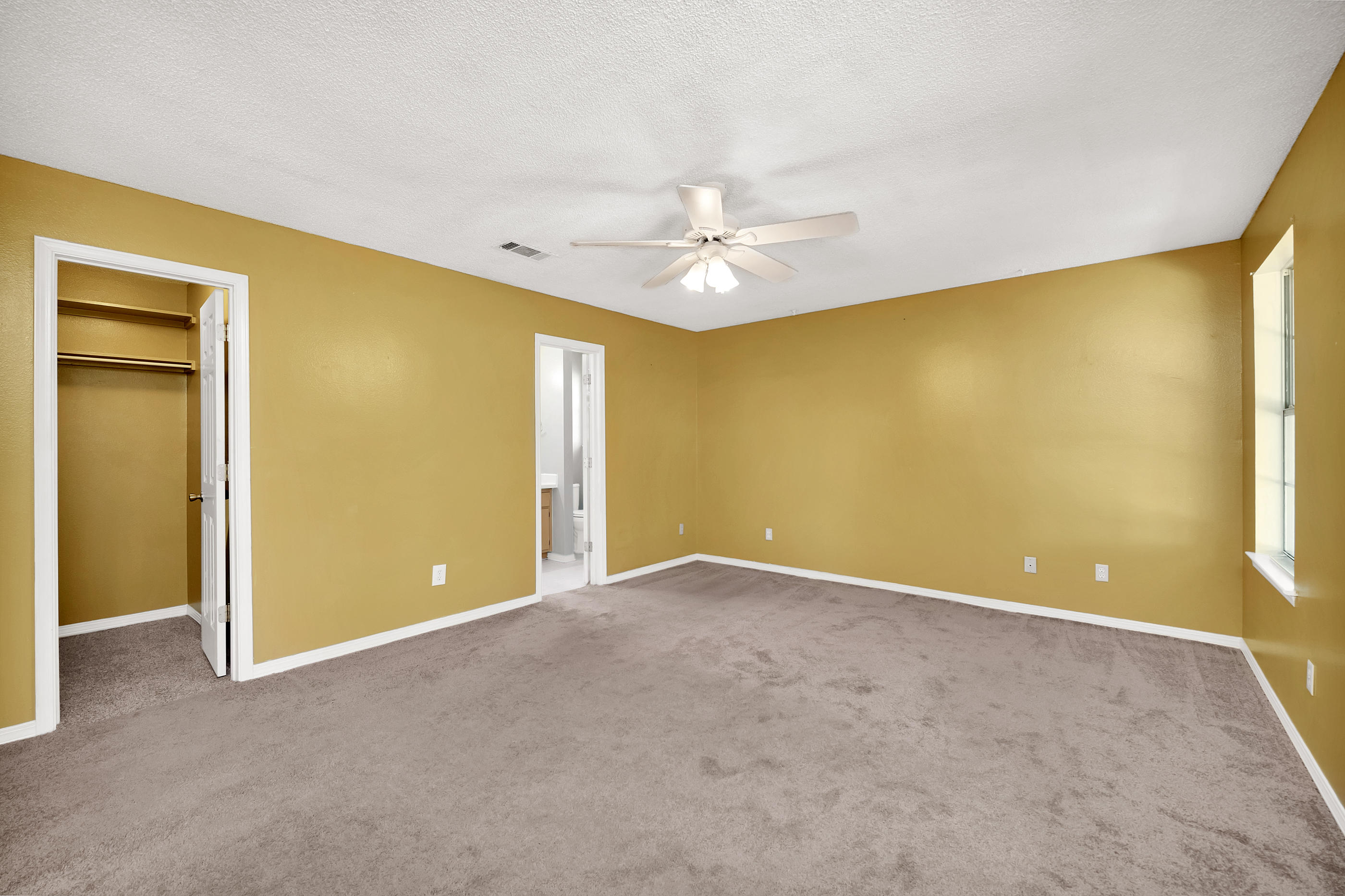 COUNTRY BREEZE ESTATES - Residential