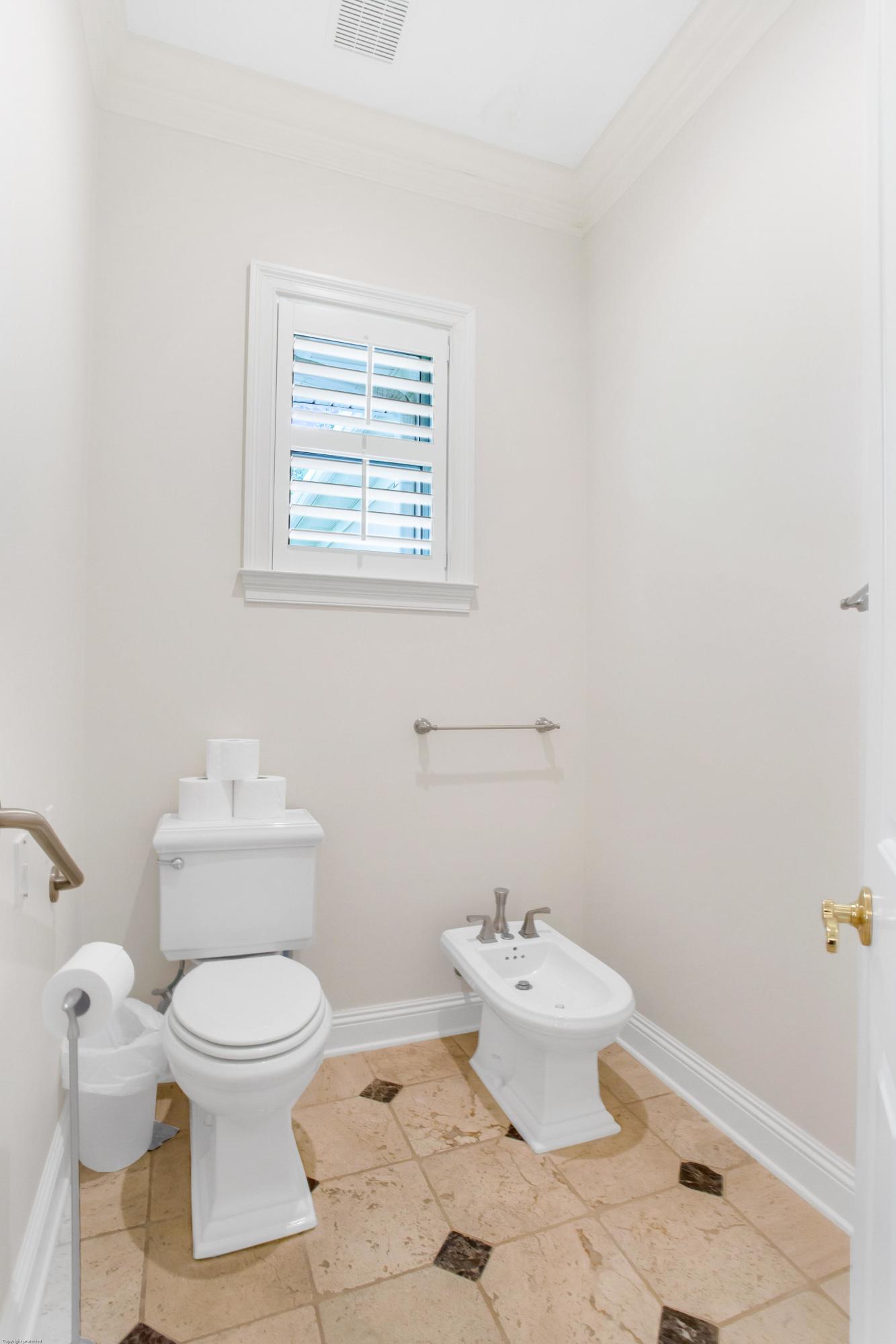 Baytowne Ave - Residential