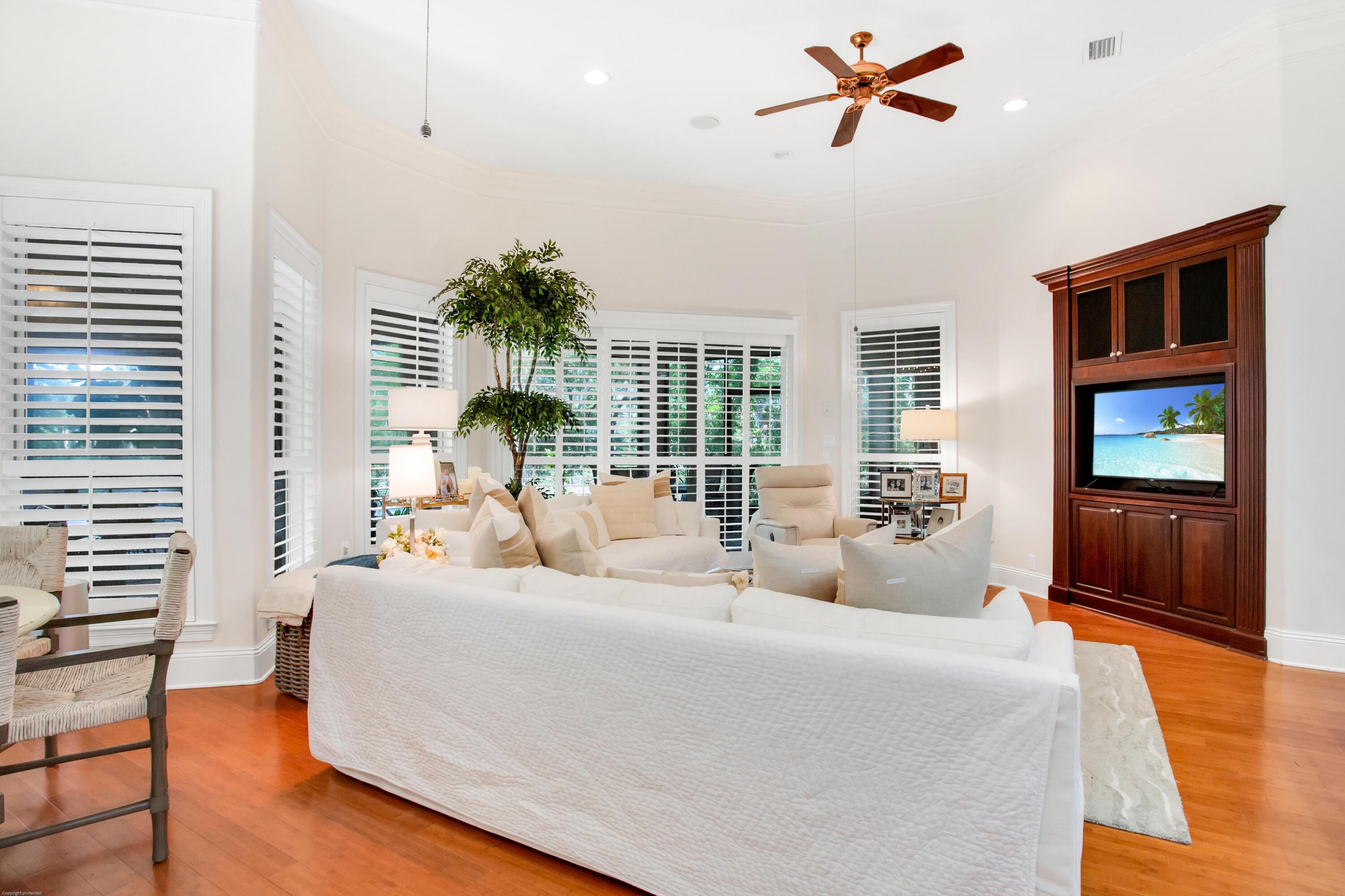 Baytowne Ave - Residential