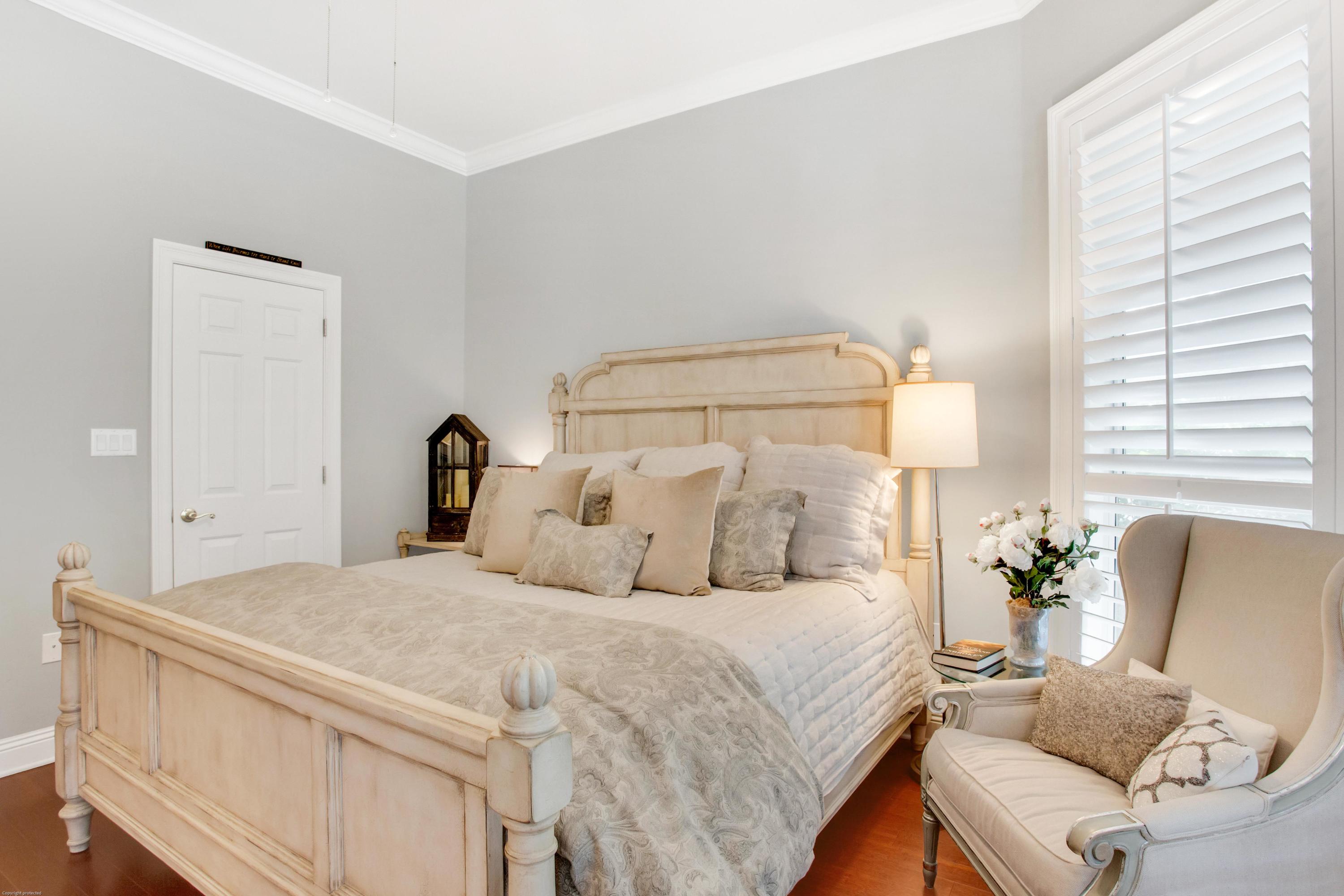 Baytowne Ave - Residential