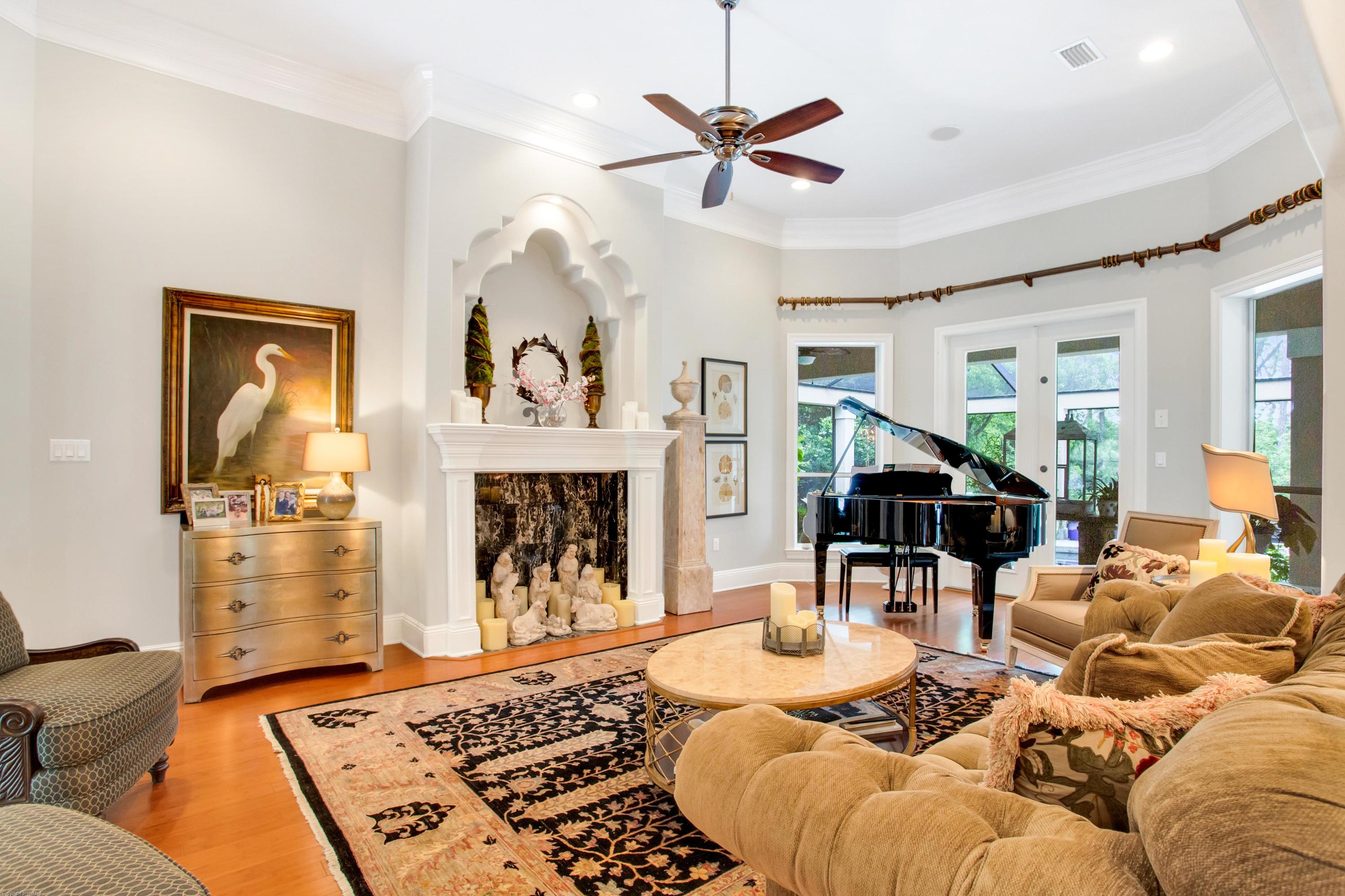 Baytowne Ave - Residential